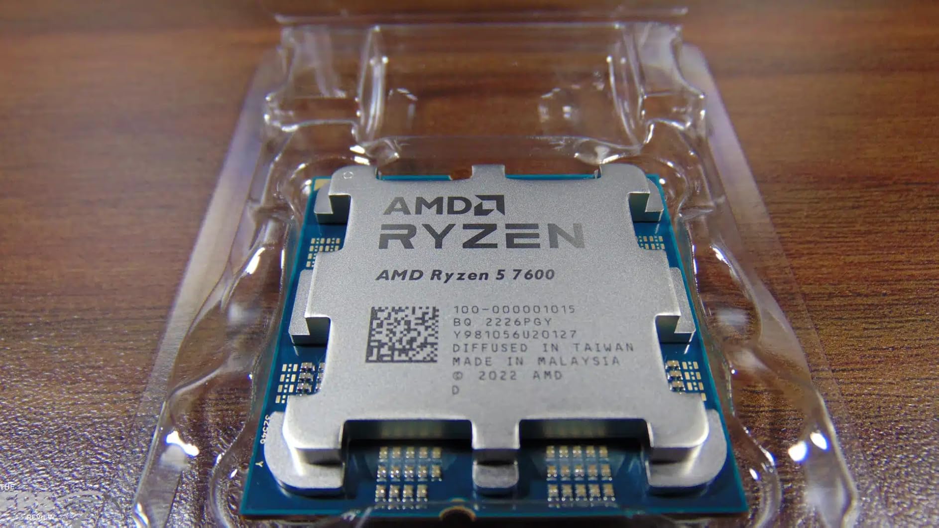 AMD Ryzen 5 7600 6-Core, 12-Thread Unlocked Desktop Processor customer photo 1