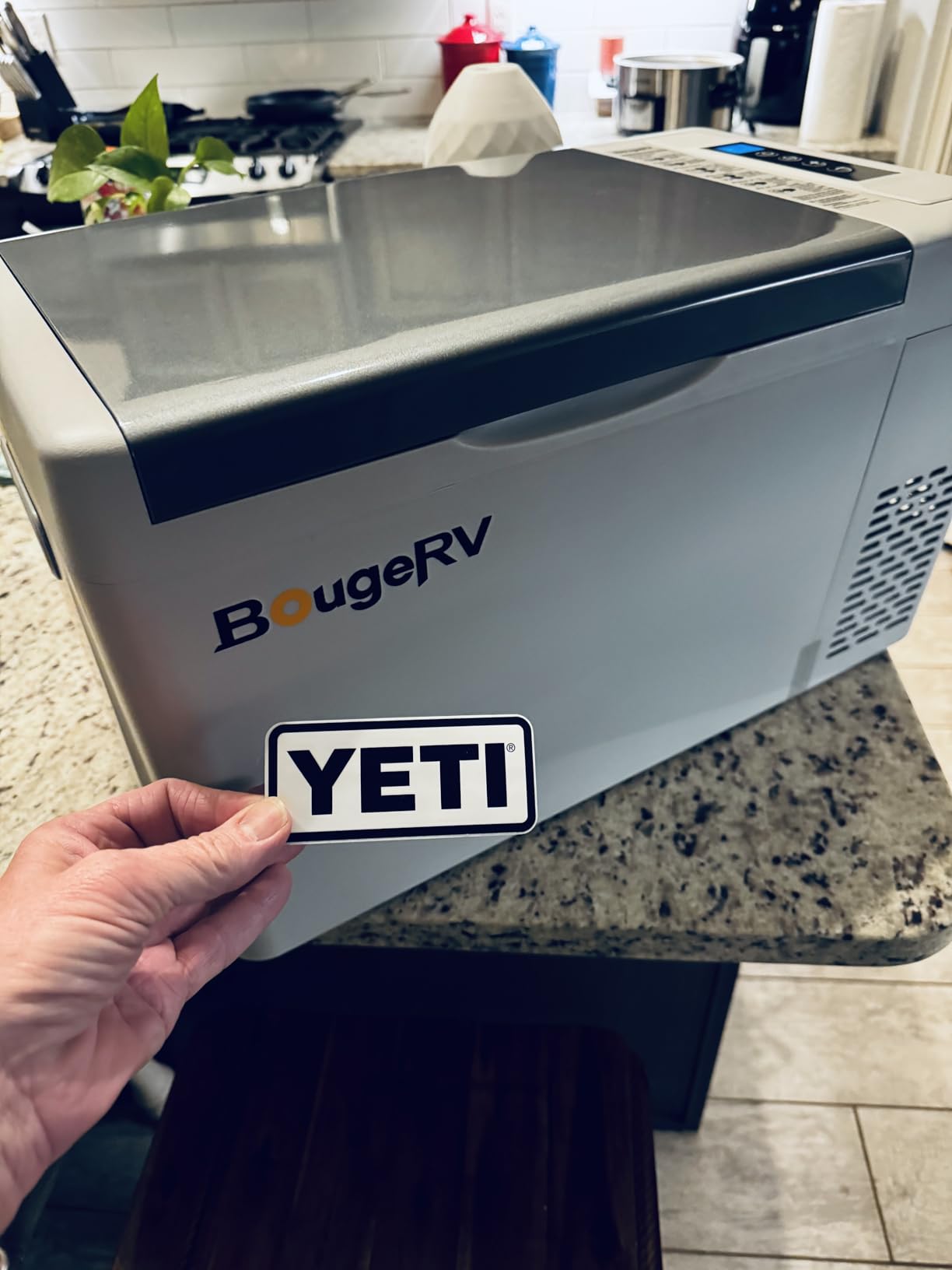 BougeRV 12 Volt Refrigerator 12V Car Fridge 23 Quart Portable Freezer Compressor Cooler 12/24V DC 110~240V AC for Truck Van RV SUV Boat Travel Camping Road Trips Tailgating -8°F~50°F (Black) customer photo 1