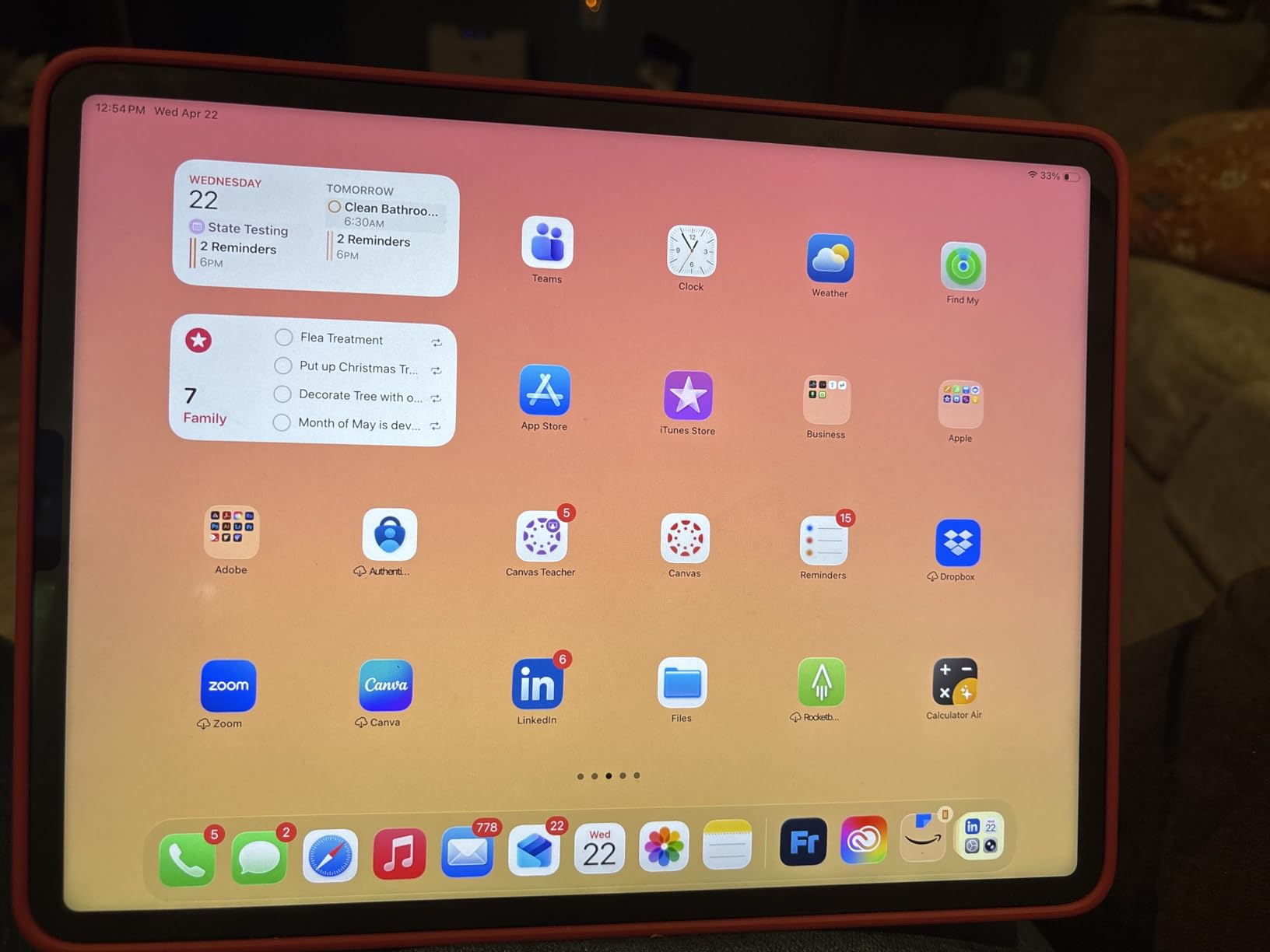 Apple 2022 iPad Pro, 12.9-inch, 128GB - Space Gray (Renewed) customer photo 1