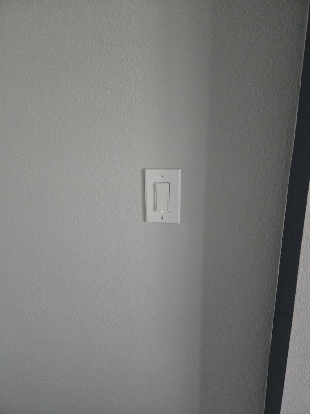 Leviton Decora Smart Switch, Wi-Fi 2nd Gen, Neutral Wire Required, Works with Matter, My Leviton, Alexa, Google Assistant, Apple Home/Siri & Wired or Wire-Free 3-Way, D215S-1RW, White customer photo 2