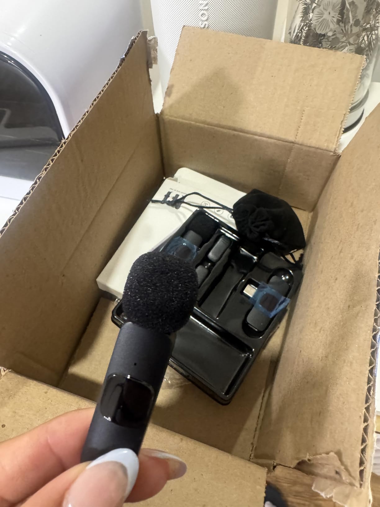 Labstandard Professional Wireless Lavalier Lapel Microphone for iPhone, iPad, mini Video Recording Mic for Interview Video Podcast Vlog YouTube & Livestream, Noise Reduction, Plug & Play customer photo 2