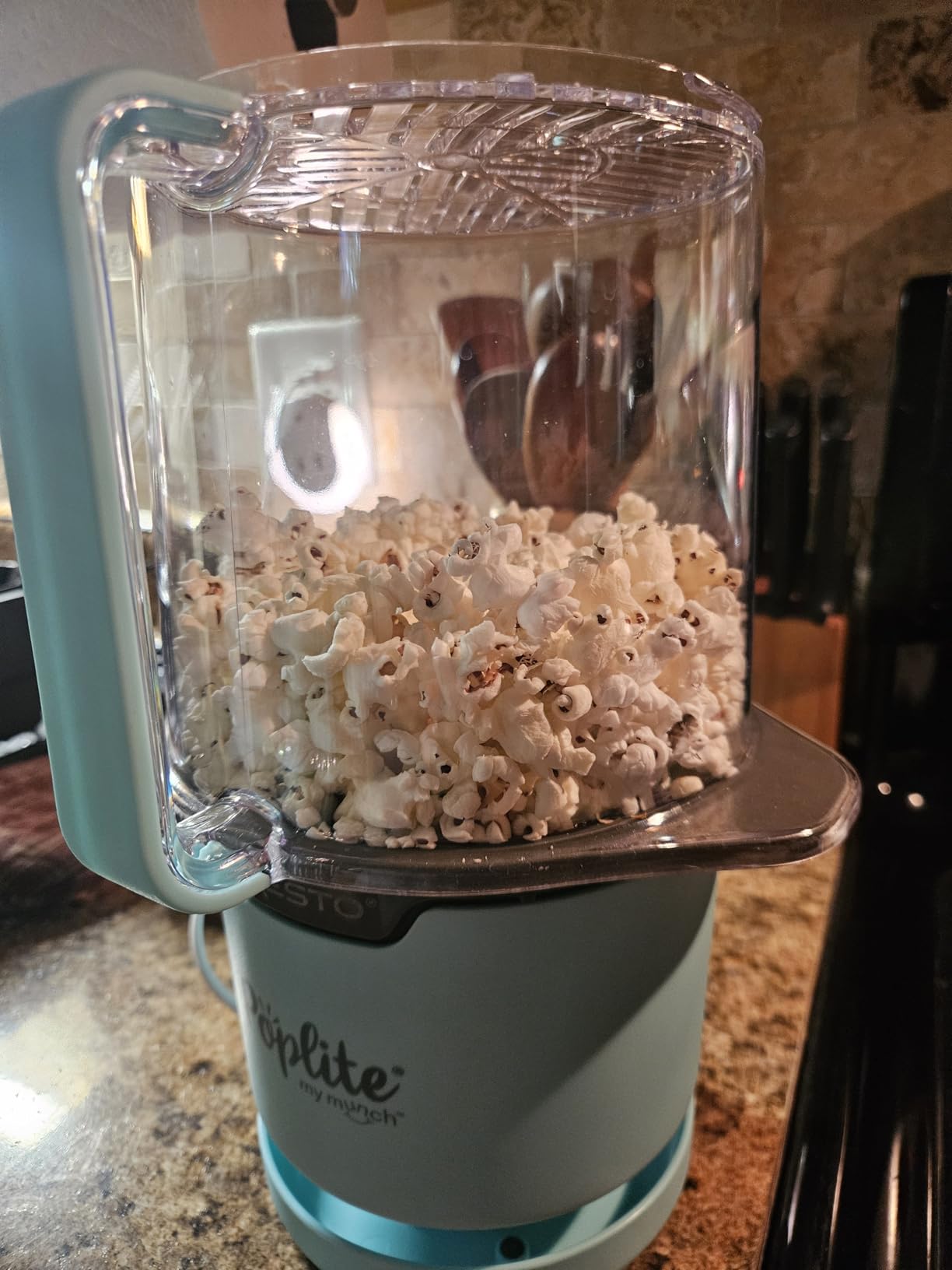 Presto 04811 PopLite My Munch Hot Air Popcorn Popper - Personal Sized, Built-In Serving Bowl, Compact Design, 8 Cups, Blue customer photo 2