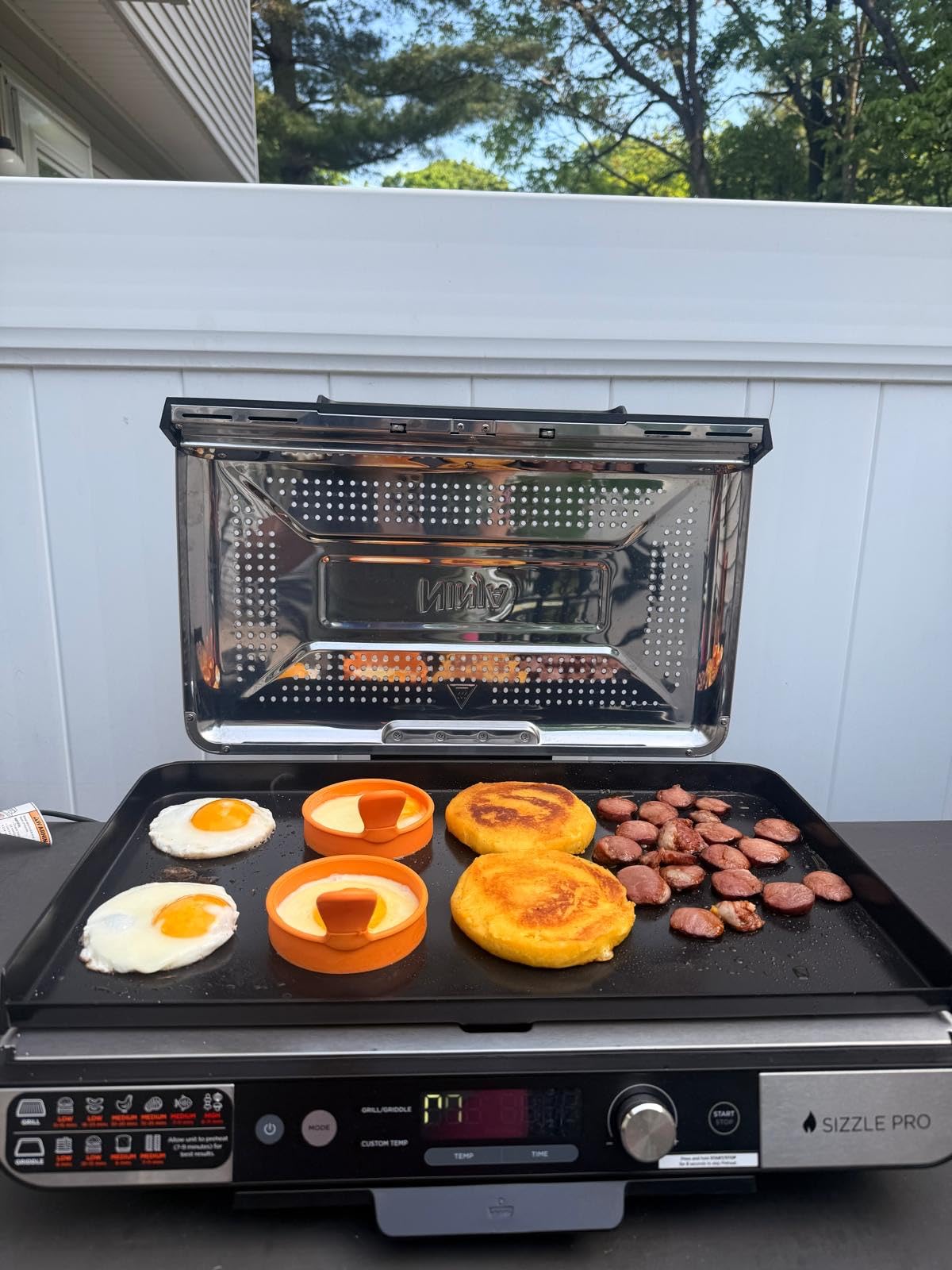 Ninja Griddle and Indoor Grill, 14'', Electric Grill, For Steak, Burgers, Salmon, Veggies, and More, Pancake Griddle, Nonstick, Dishwasher Safe, 500F, Even Cooking, Silver, GR101 customer photo 2