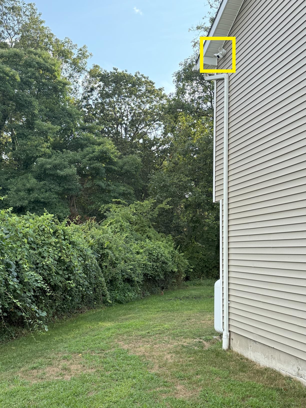 WYZE Floodlight Camera v2, Security Camera Outdoor, 2K HD with Color Night Vision, 2800-Lumen LEDs, 160 Degree Wide View, 105dB Siren, Works with Alexa & Google Assistant, Wired, Free Expert Support customer photo 1