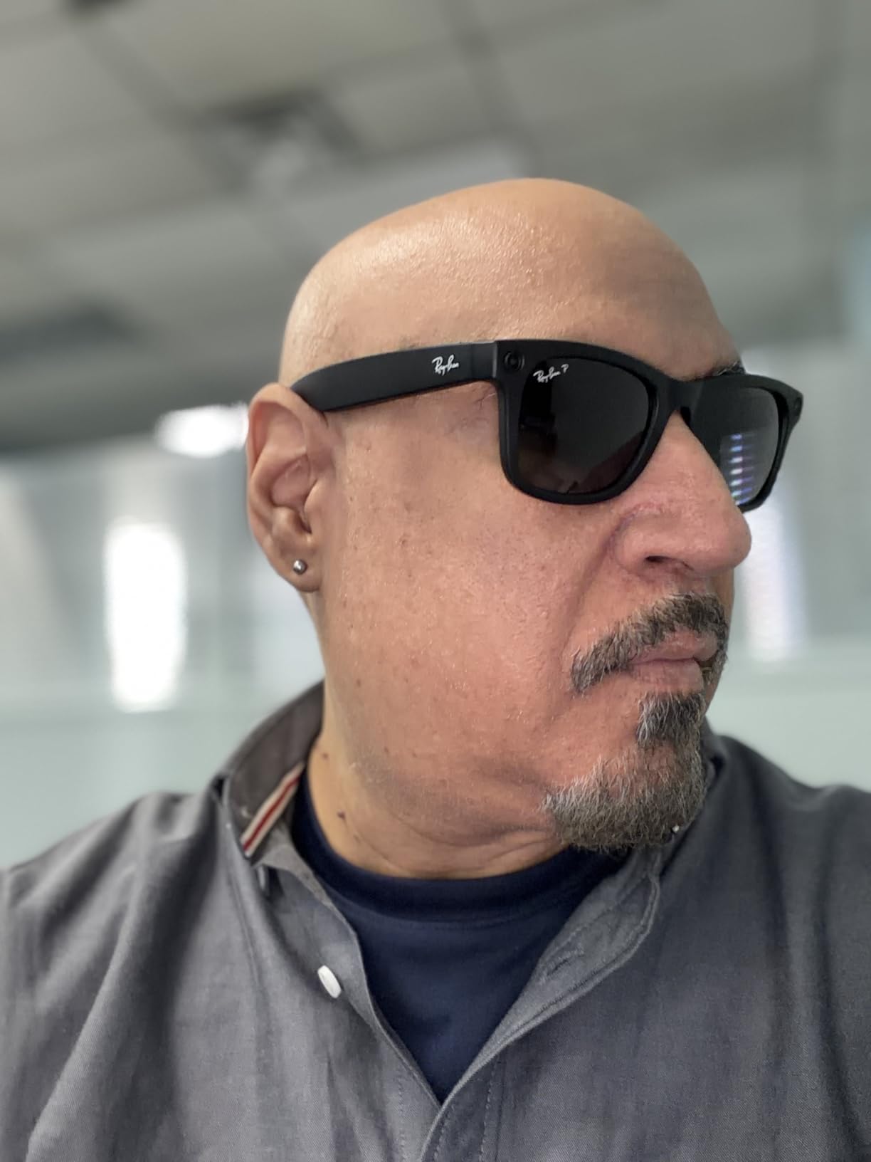 Ray-Ban Meta (Gen 1), Wayfarer, Matte Black | Smart AI Glasses for Men, Women - 12 MP Ultra-Wide Camera, Open-Ear Audio, Video Recording, Bluetooth - Polarized Gradient Graphite Lenses - Sunglasses customer photo 2