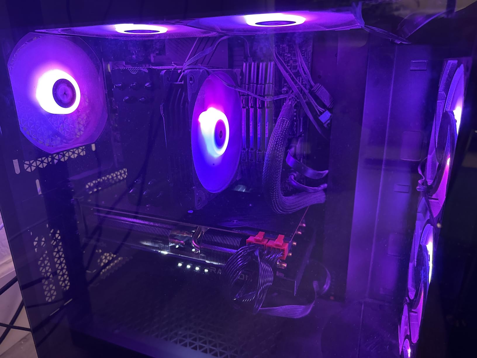 ASRock AMD Radeon RX 7700 XT Challenger 12GB GDDR6 customer photo 2