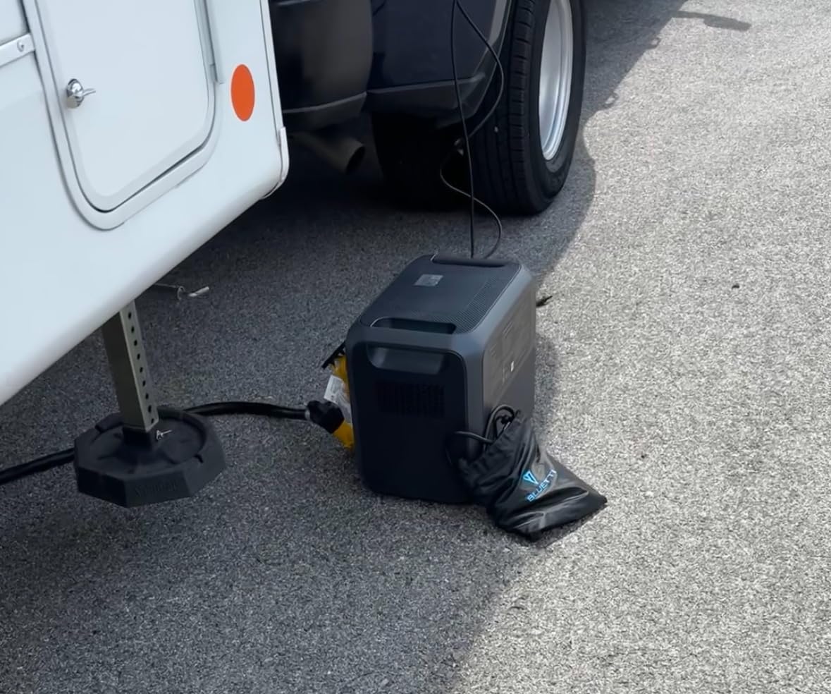 AC200L Portable Power Station, 2048Wh LiFePO4 Battery Backup, Expandable to 8192Wh w/ 4 2400W AC Outlets (3600W Power Lifting), 30A RV Output, Solar Generator for Camping, Home Use, Emergency customer photo 2