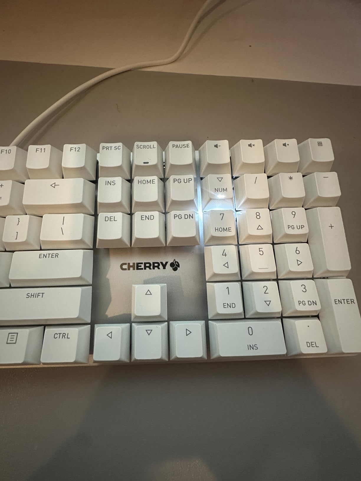 Cherry KC 200 MX, Wired Mechanical Office Keyboard, Modern Design with Elegant Aluminum Surface, USB-A Connection, MX2A Silent RED Switches customer photo 1