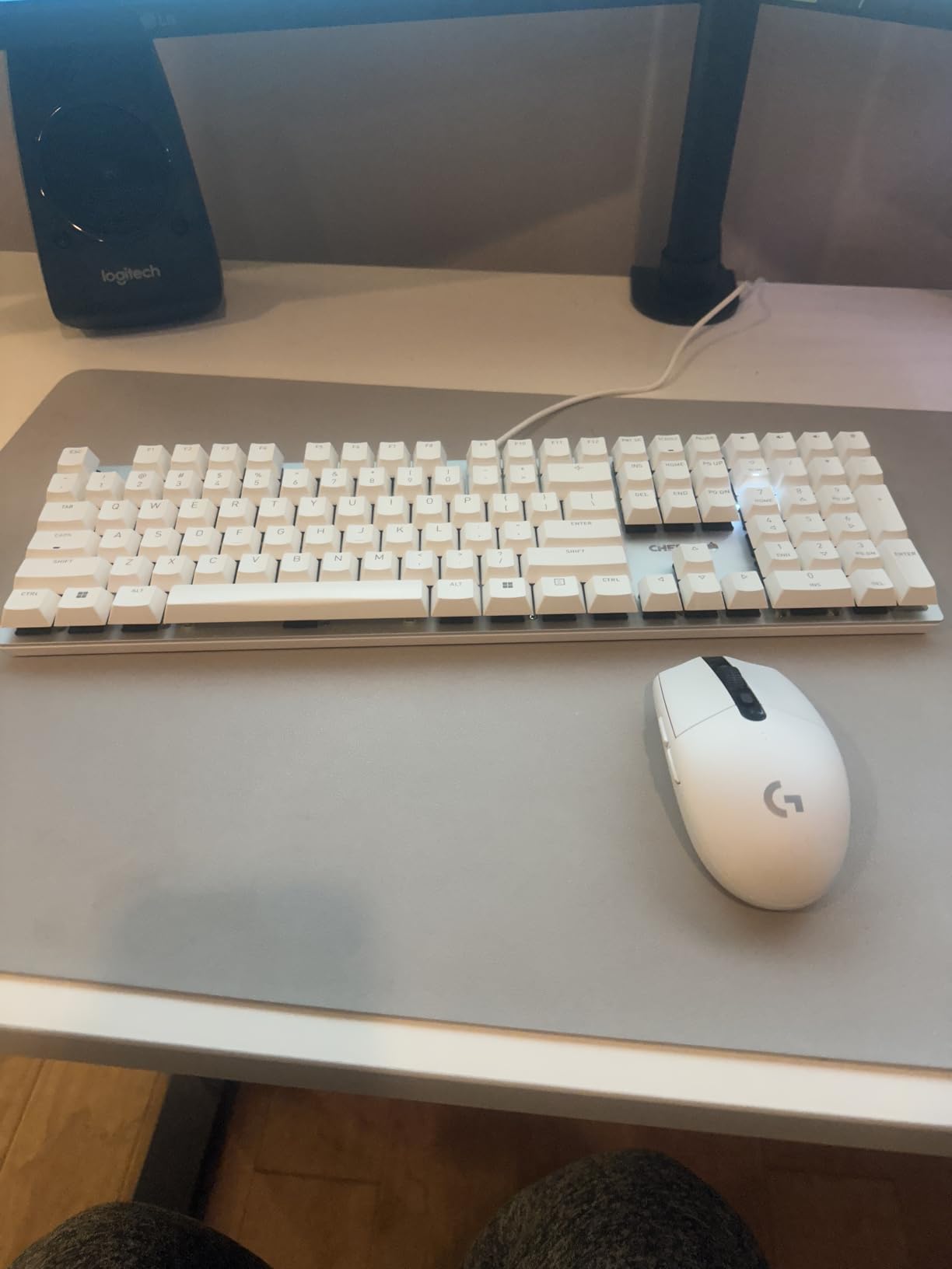 Cherry KC 200 MX, Wired Mechanical Office Keyboard, Modern Design with Elegant Aluminum Surface, USB-A Connection, MX2A Silent RED Switches customer photo 2