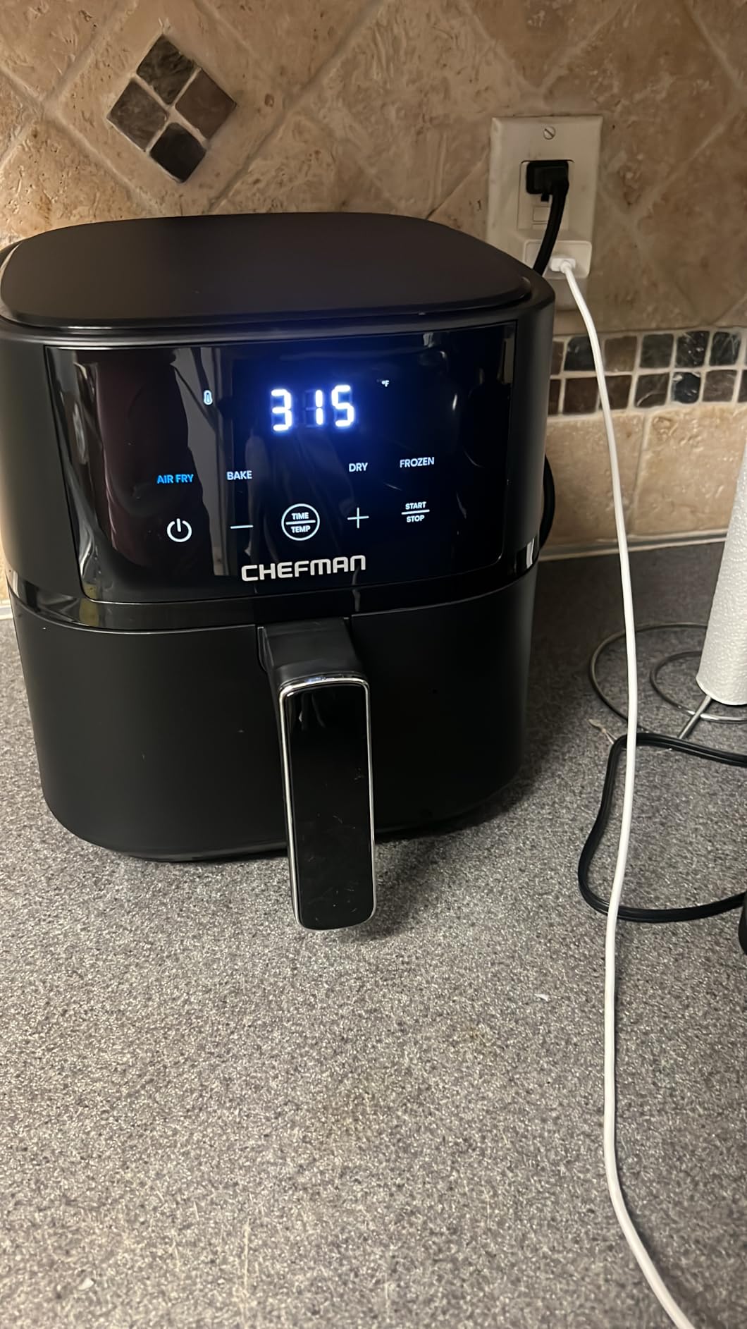 Chefman Air Fryer, 4 QT Compact Airfryer for Quick & Easy Meals in Minutes, Features Hi-Fry Technology for Extra Crisp, Touchscreen Controls with 4 Presets, Nonstick & Dishwasher Safe Basket, Black customer photo 1