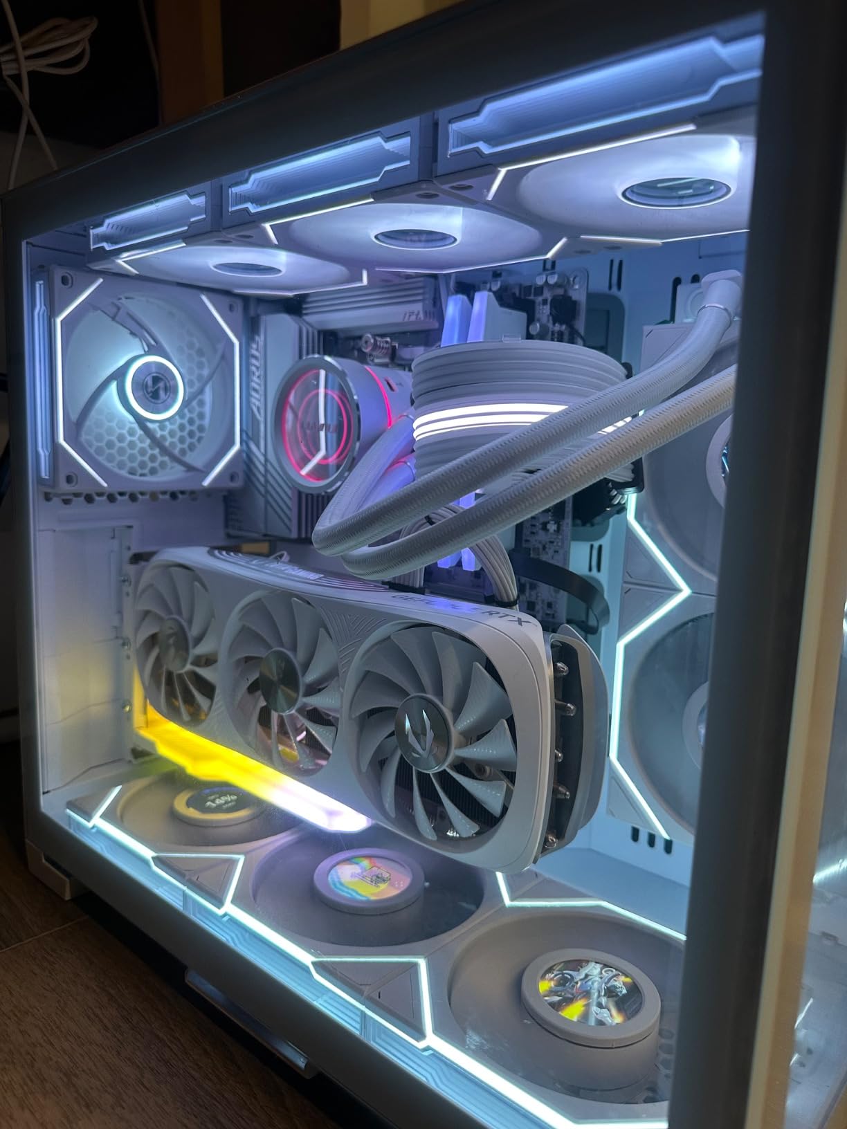EZDIY-FAB Vertical GPU Mount with High-Speed PCIE 4.0 Riser Cable, ARGB Module, 115mm/4.52in Flexible Extension, 90 Degree Connector, Only Compatible to Full-Opened PCIe Slots-Black-YIHPI344-2 customer photo 1