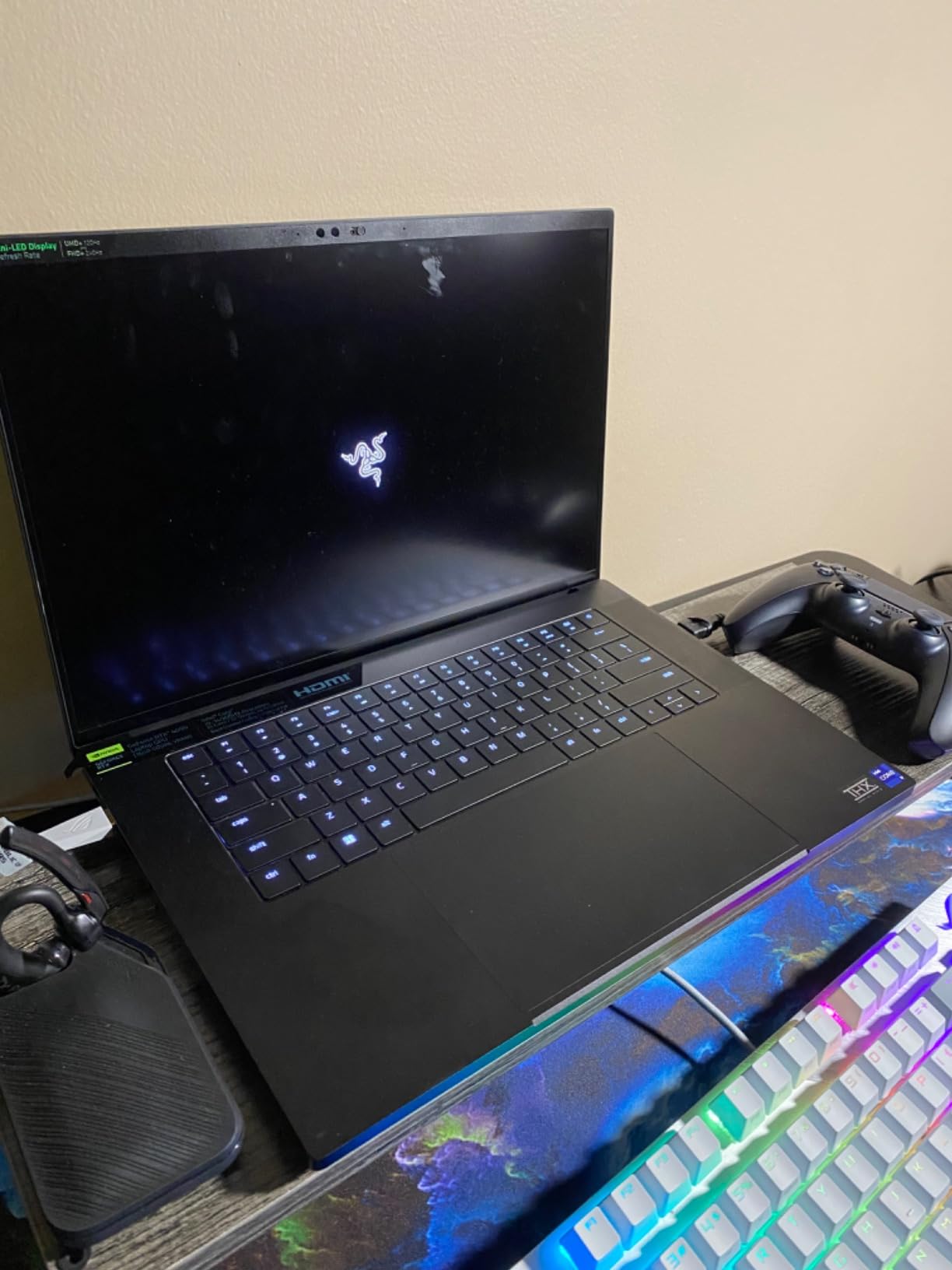 Razer Blade 16 Gaming Laptop: NVIDIA GeForce RTX 4090 - Intel Core i9-14900HX 14th Gen CPU - 16