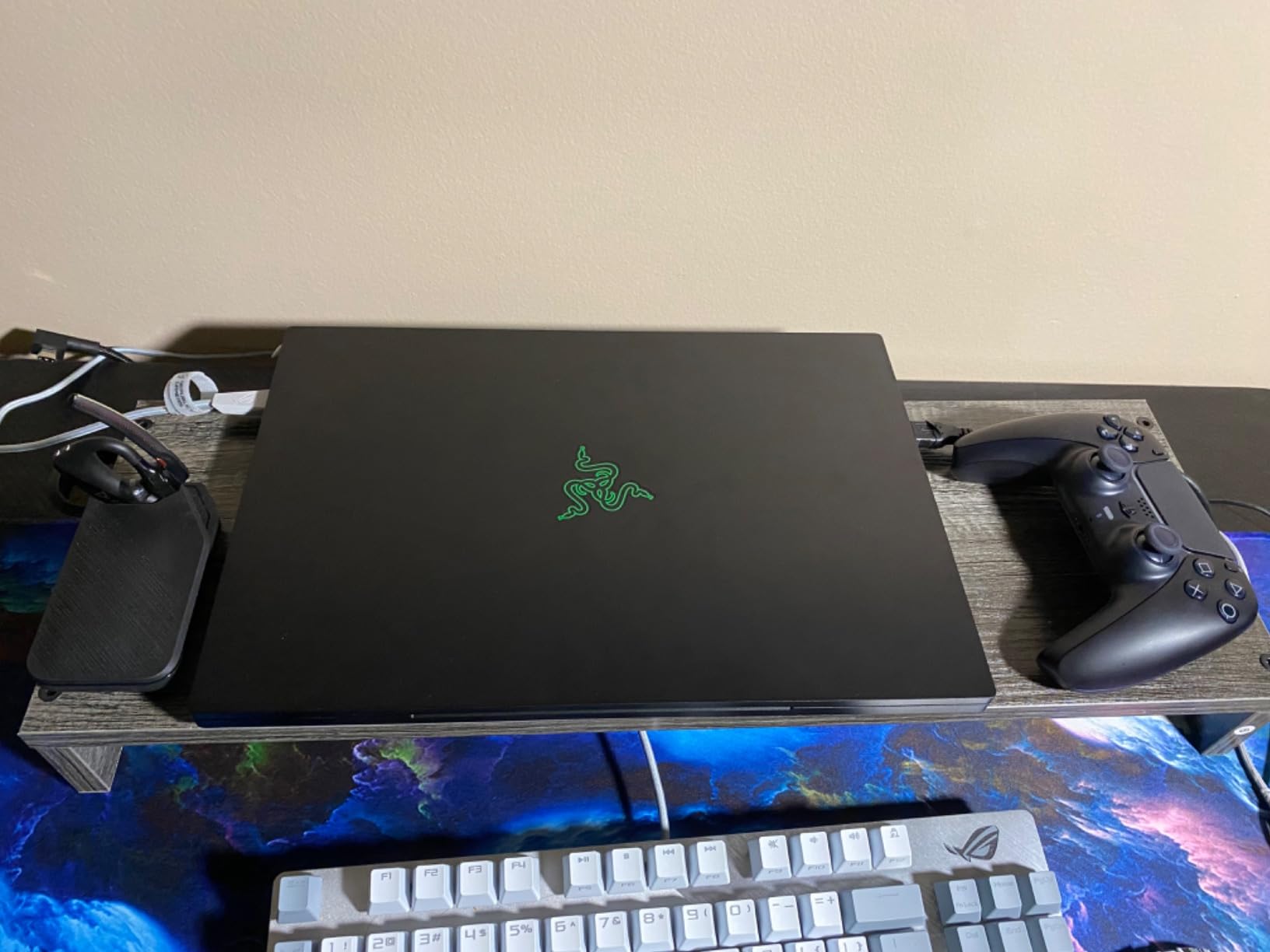 Razer Blade 16 Gaming Laptop: NVIDIA GeForce RTX 4090 - Intel Core i9-14900HX 14th Gen CPU - 16
