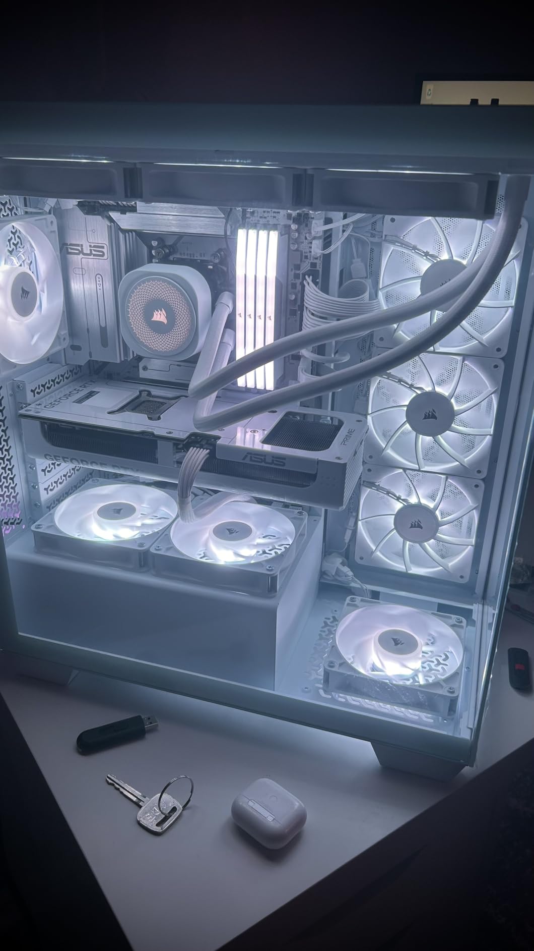 CORSAIR RS120 ARGB 120mm PWM Fans - Daisy-Chain Connection - Low-Noise - Magnetic Dome Bearing - Triple Pack - White customer photo 1