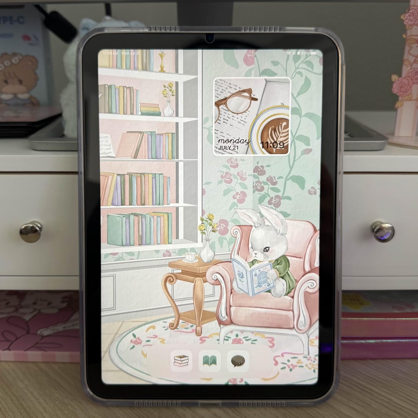 iPad mini (A17 Pro): Apple Intelligence, 8.3-inch Liquid Retina Display, 256GB, Wi-Fi 6E, 12MP Front/12MP Back Camera, Touch ID - Space Gray customer photo 2