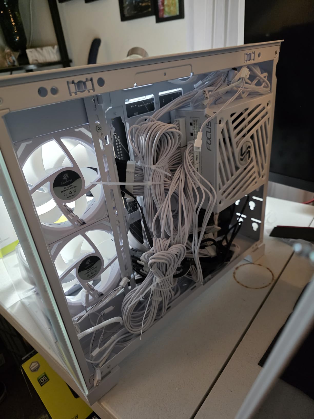 Seasonic Focus GX-1000 ATX 3.1 PCIe 5.1 (12V-2x6) 1000W Cybenetics Gold Fully Modular RTX 5090 AMD RX 9000 Ready customer photo 1