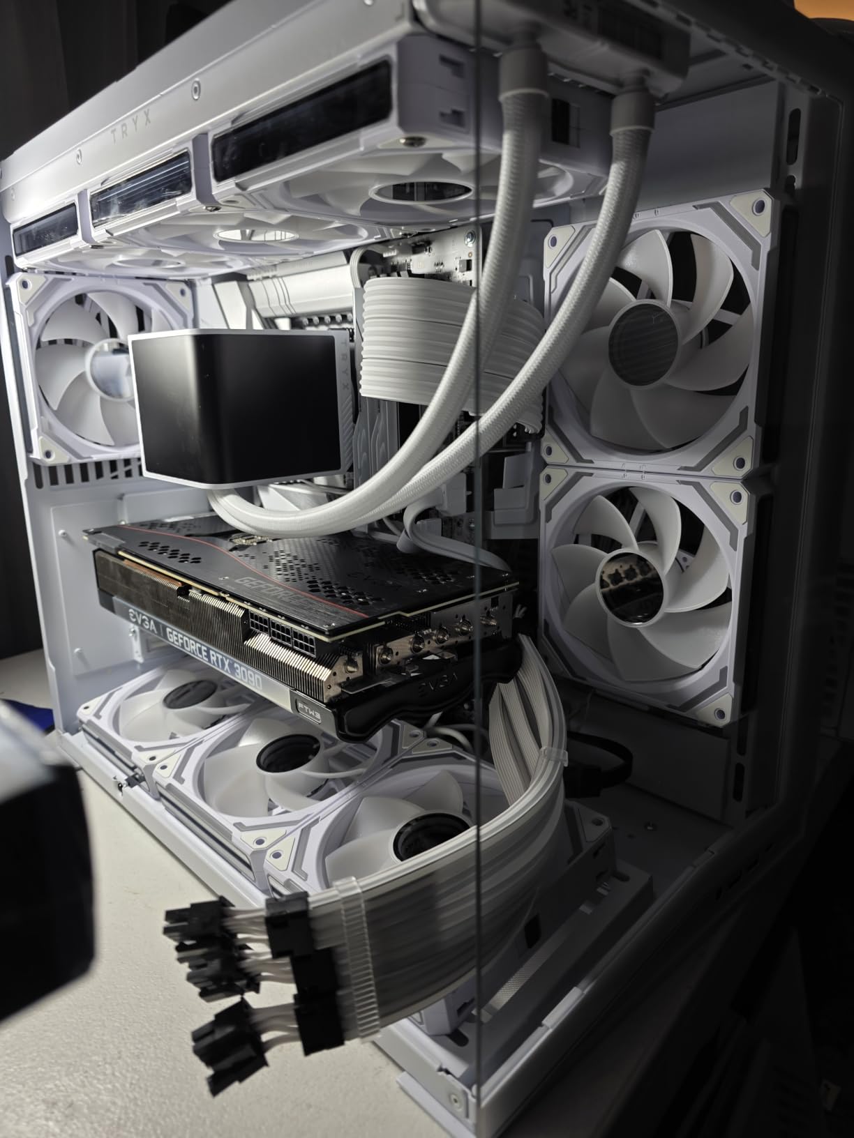 Seasonic Focus GX-1000 ATX 3.1 PCIe 5.1 (12V-2x6) 1000W Cybenetics Gold Fully Modular RTX 5090 AMD RX 9000 Ready customer photo 2