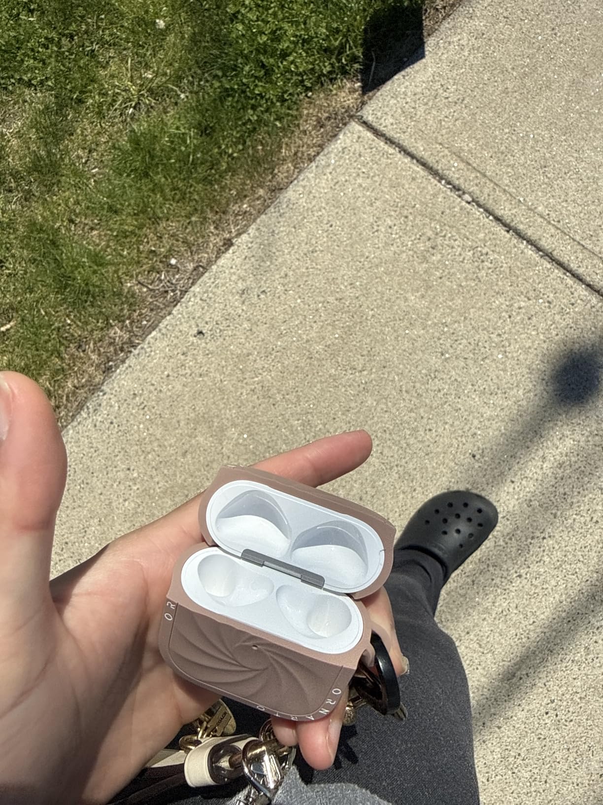 Apple AirPods 4 Wireless Earbuds, Bluetooth Headphones, with Active Noise Cancellation (Renewed) customer photo 1