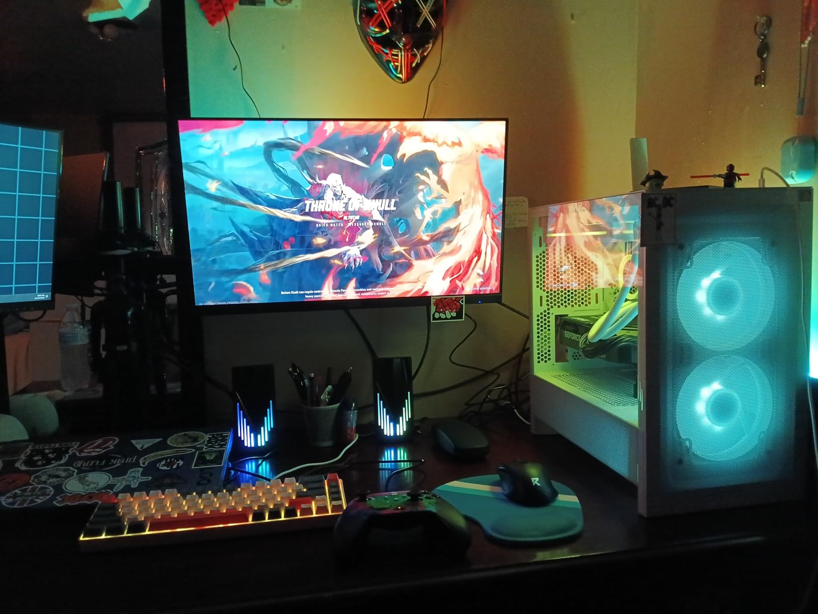 TJOY Smart Light Bars, Gaming Lights for Desk, 14 Inches, RGB Light Bar, TV Backlight with Music Sync and Scene, 60 Lumens, Mood Lighting for PC, Game, RGB Desk Lighting customer photo 1
