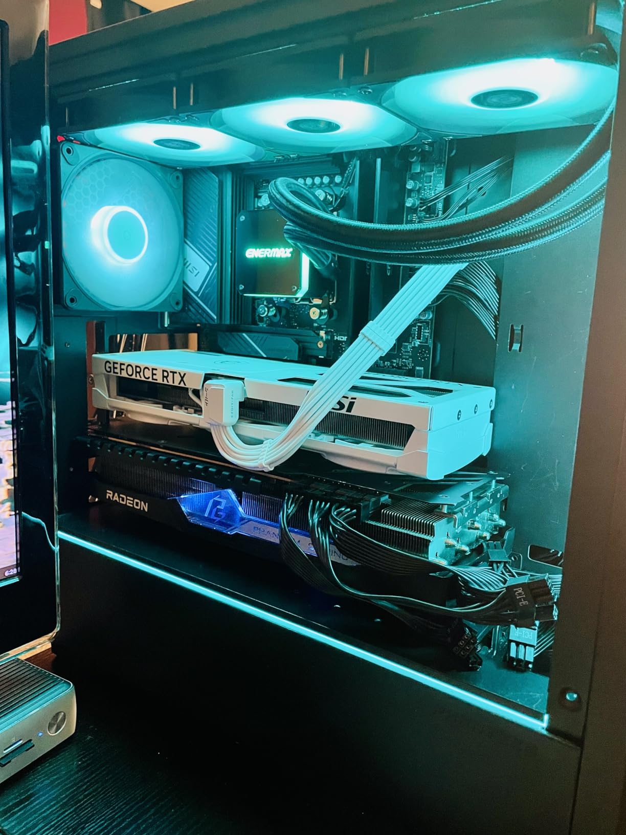 MSI Gaming RTX 5080 16G Ventus 3X OC White Graphics Card (16GB GDDR7, 256-bit, Extreme Clock TBD MHz, DisplayPort x 3 2.1a, HDMI 2.1b, NVIDIA Blackwell Architecture) customer photo 1