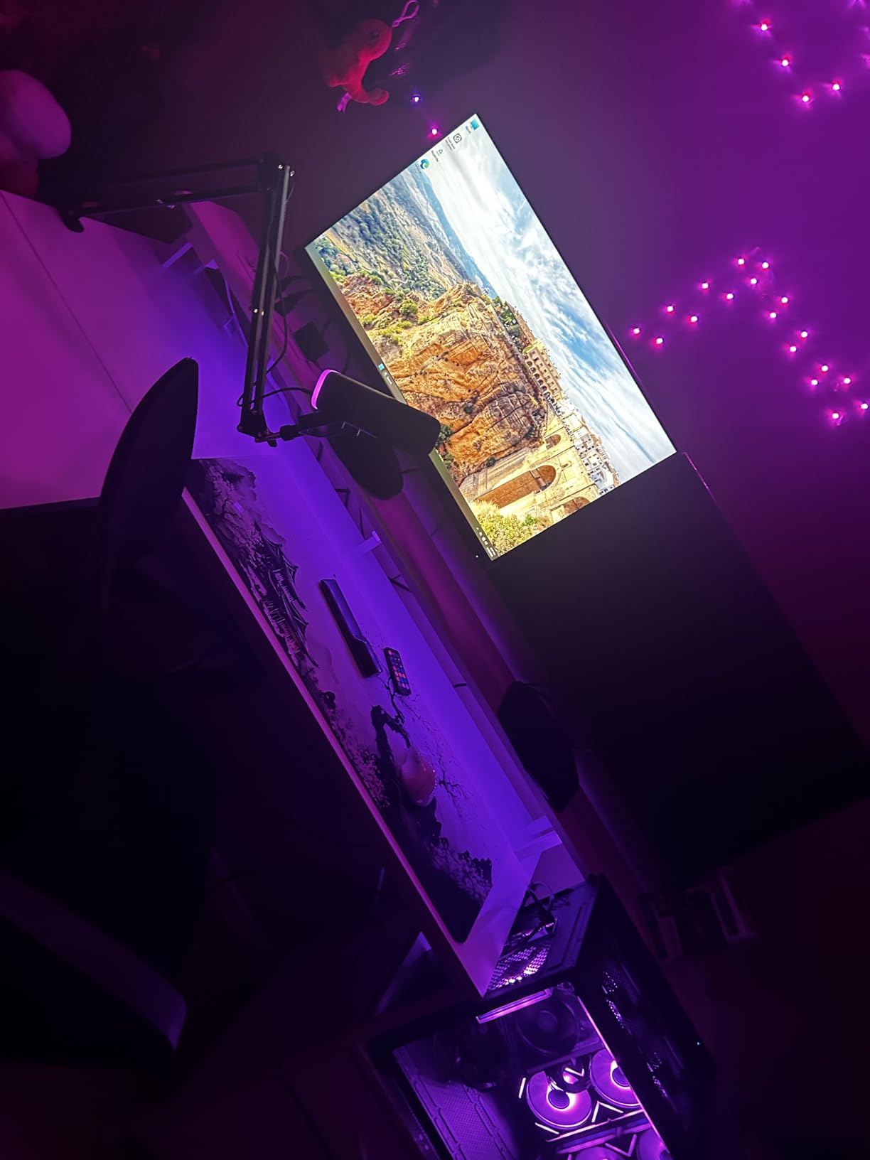YAWYORE Gaming PC Desktop Computer AMD Ryzen 5 5600GT,16GB DDR4 3200MHz,1TB M.2 NVMe PCle,550W 80PLUS PSU,WiFi,Game Design Office Console,Sea View Room, Towers PC (Black) customer photo 2
