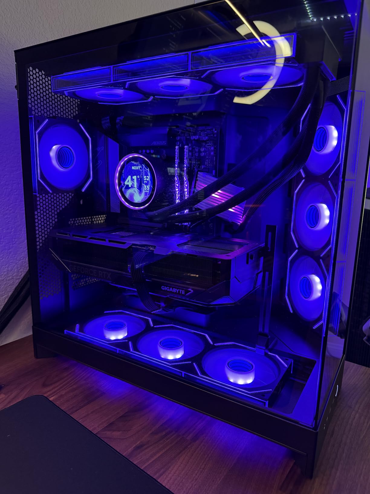 Gigabyte GeForce RTX 5090 Gaming OC 32G Graphics Card, WINDFORCE Cooling System, 32GB 512-bit GDDR7, DisplayPort & HDMI, GV-N5090GAMING OC-32GD Video Card customer photo 1
