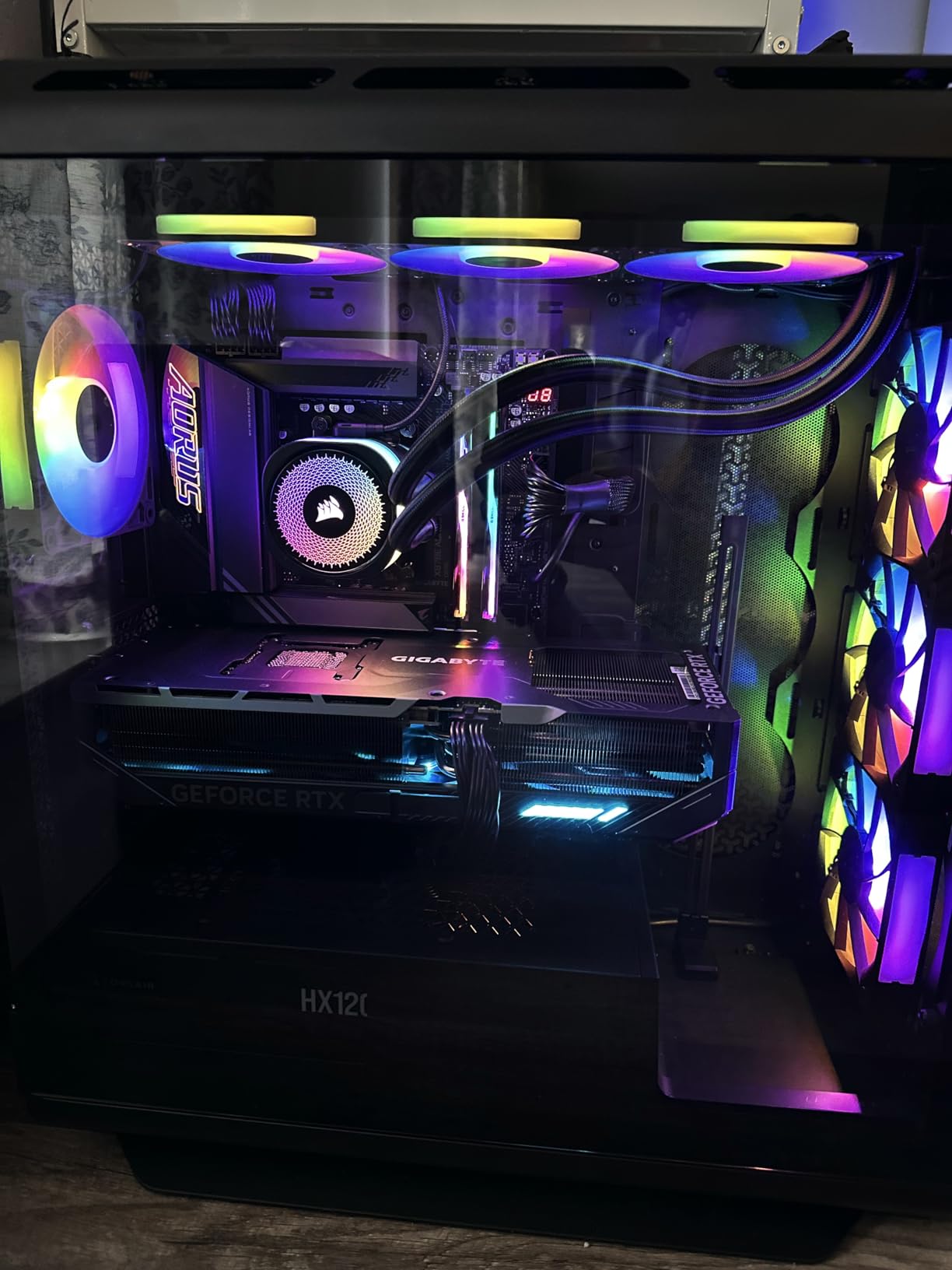 Gigabyte GeForce RTX 5090 Gaming OC 32G Graphics Card, WINDFORCE Cooling System, 32GB 512-bit GDDR7, DisplayPort & HDMI, GV-N5090GAMING OC-32GD Video Card customer photo 2