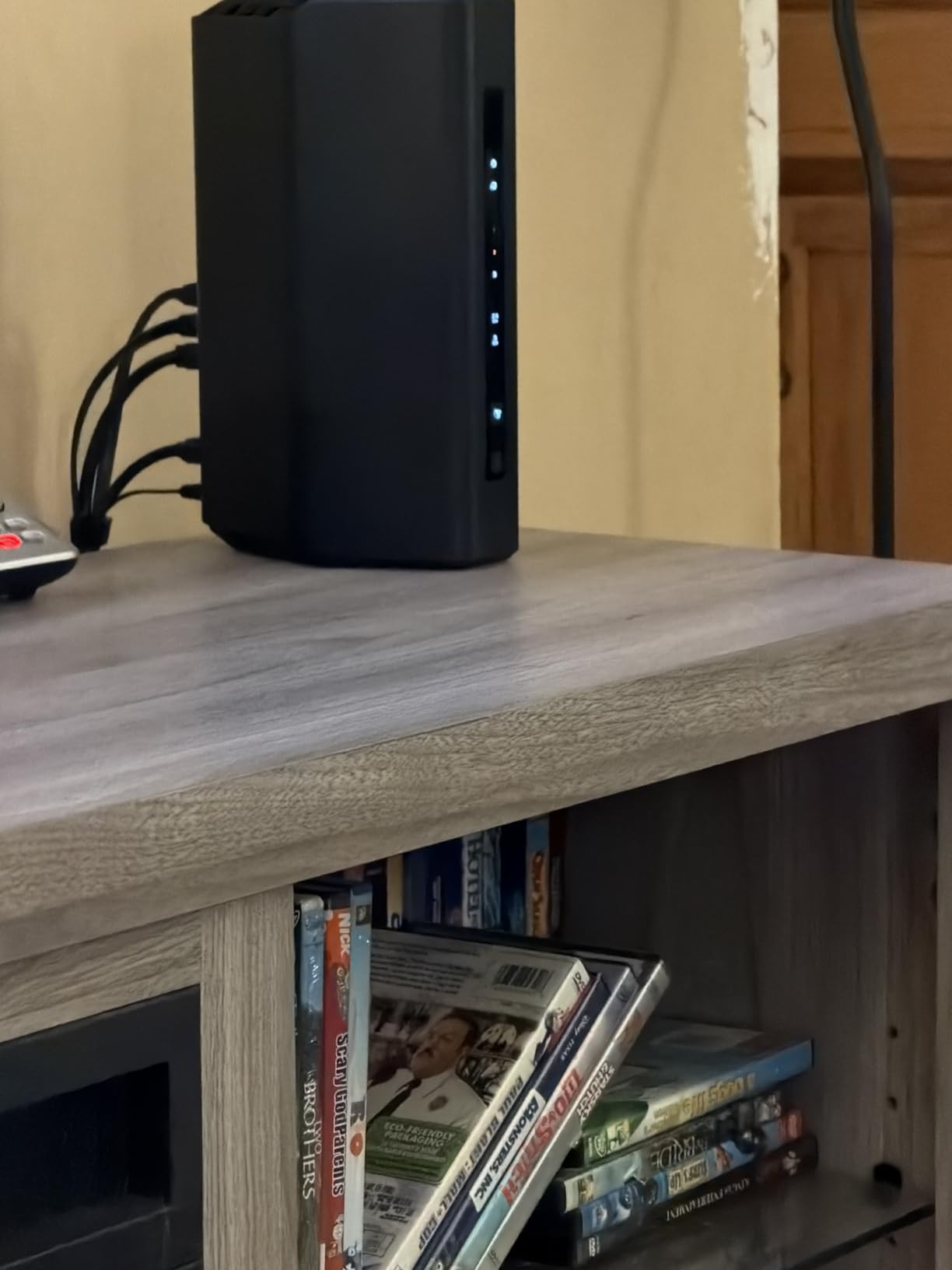 NETGEAR Nighthawk Dual-Band WiFi 7 Router (RS140) - Router Only, BE5000 Wireless Speed (up to 5.0 Gbps) - Covers up to 2,250 sq. ft., 80 Devices - 2.5 Gig Internet Port - Free Expert Help customer photo 1