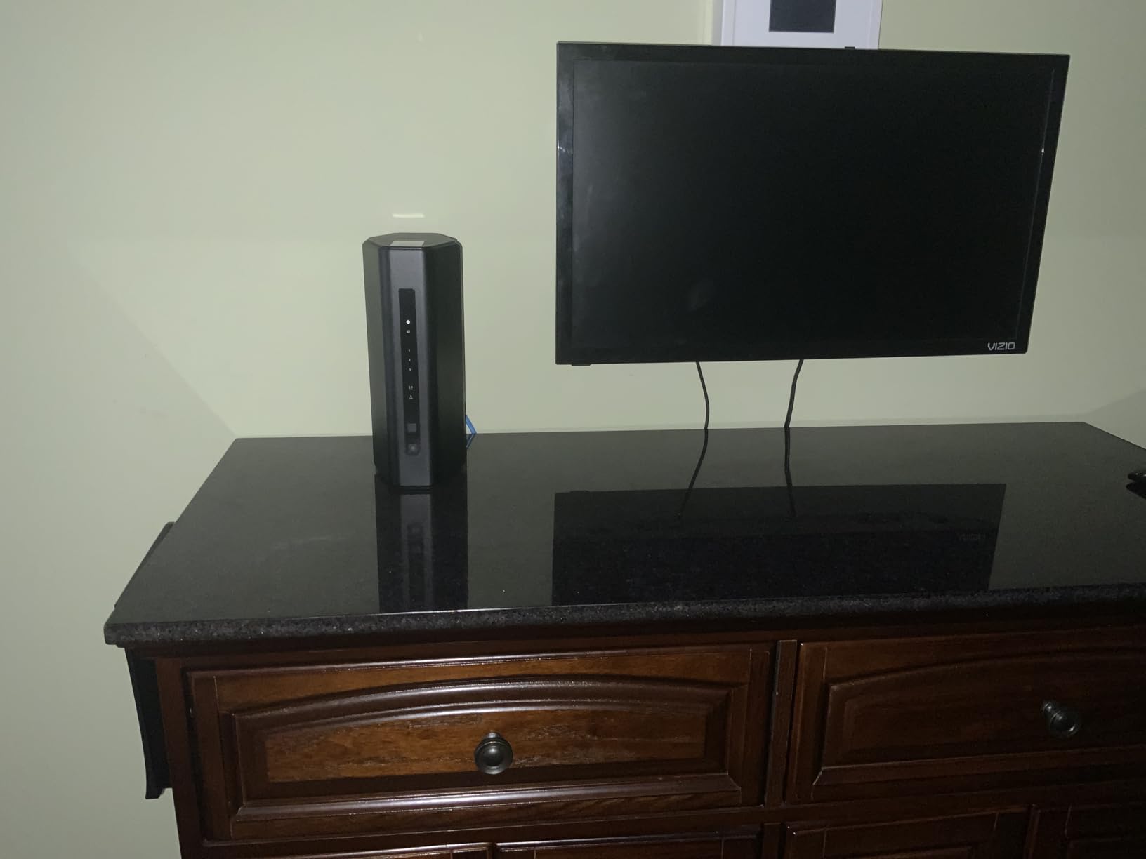 NETGEAR Nighthawk Dual-Band WiFi 7 Router (RS140) - Router Only, BE5000 Wireless Speed (up to 5.0 Gbps) - Covers up to 2,250 sq. ft., 80 Devices - 2.5 Gig Internet Port - Free Expert Help customer photo 2