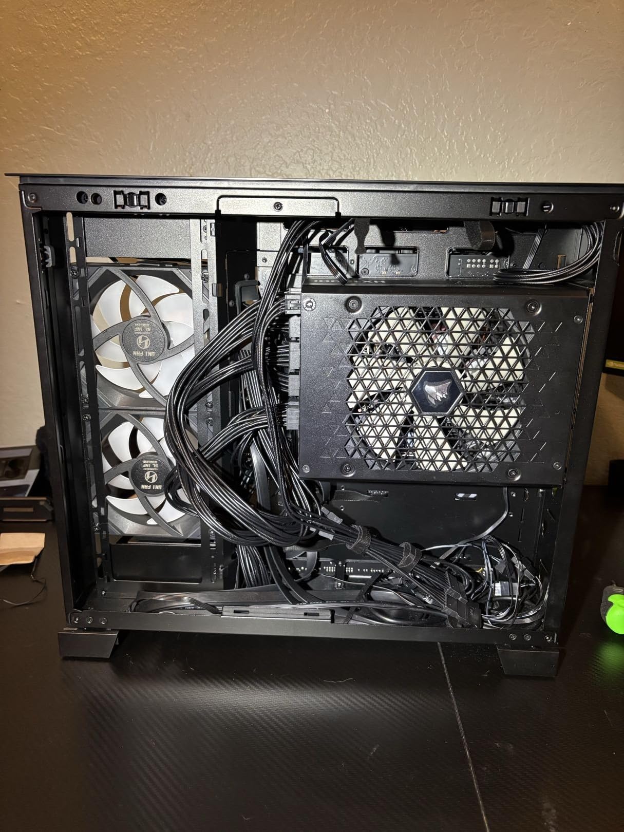 CORSAIR HX1200i (2025) Fully Modular Ultra-Low Noise ATX Power Supply with 12V-2x6 Cable - ATX 3.1 & PCIe 5.1 Compliant, Cybenetics Platinum Efficiency, Fluid Dynamic Bearing Fan customer photo 1