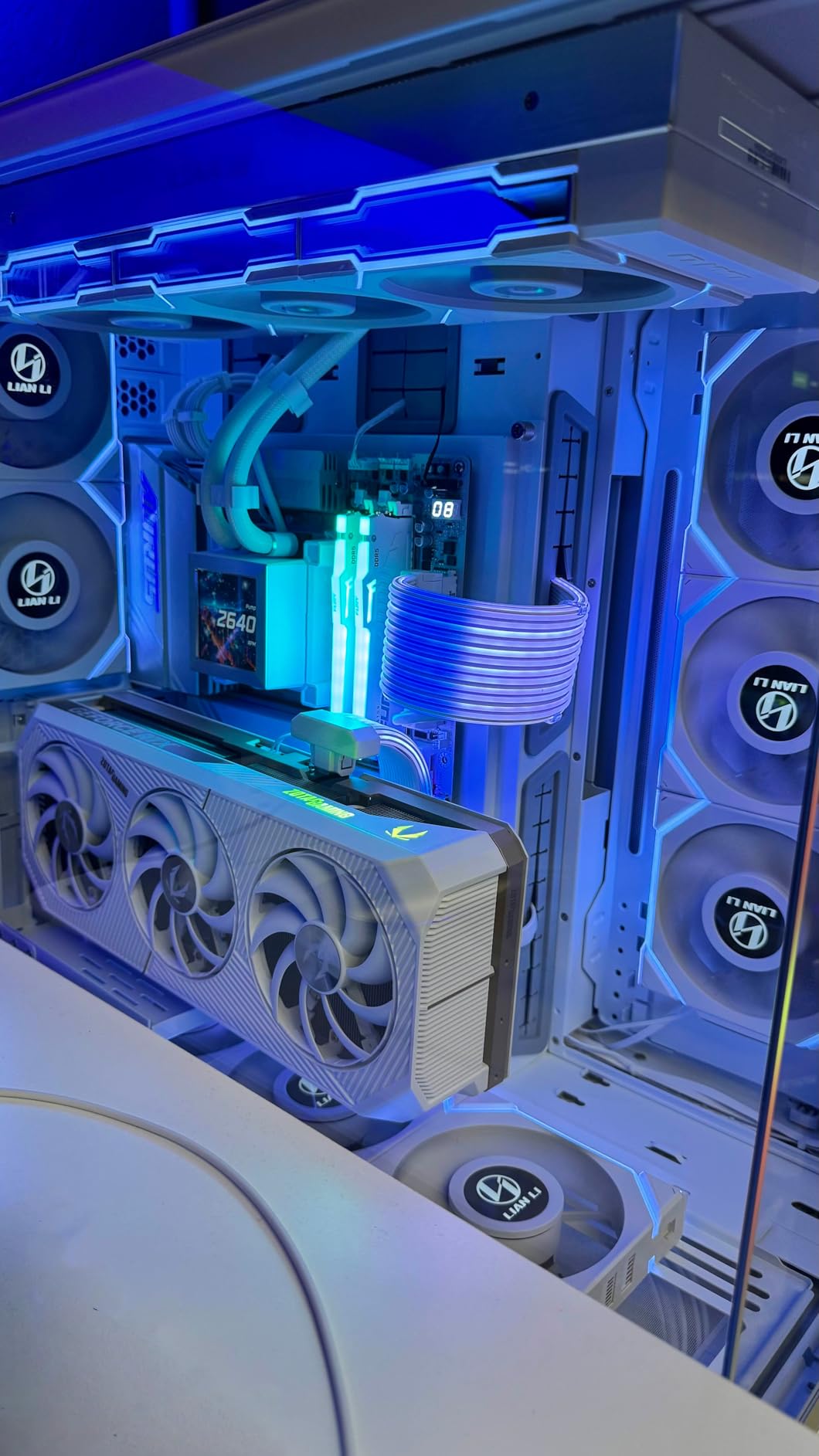 Zotac Gaming GeForce RTX 5090 Solid OC White Edition DLSS 4 32GB GDDR7 512-bit 28 Gbps PCIE 5.0 Gaming Graphics Card, IceStorm 3.0 Advanced Cooling, Spectra 2.0 ARGB Lighting, ZT-B50900Q-10P customer photo 2