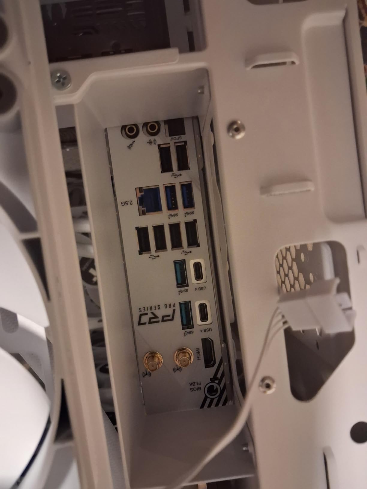 Thermaltake LCGS Reactor 9890S Gaming Desktop (AMD Ryzen 7 9800X3D, ToughRam 32GB DDR5 6000MT/s RGB Memory, NVIDIA GeForce RTX 5090, 2TB NVMe M.2, WiFi, Windows 11) T6WT-X870-590-LCS customer photo 1