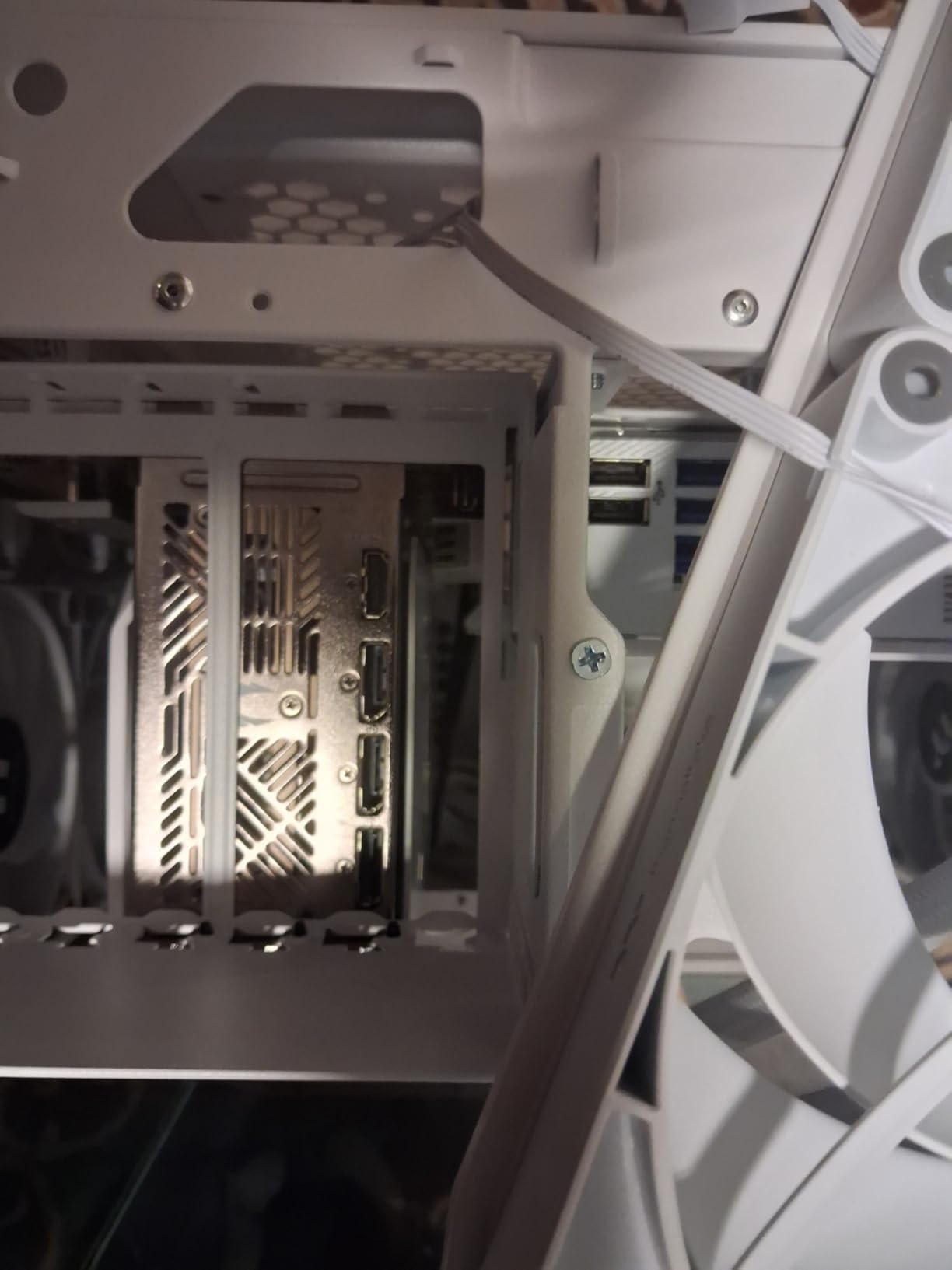 Thermaltake LCGS Reactor 9890S Gaming Desktop (AMD Ryzen 7 9800X3D, ToughRam 32GB DDR5 6000MT/s RGB Memory, NVIDIA GeForce RTX 5090, 2TB NVMe M.2, WiFi, Windows 11) T6WT-X870-590-LCS customer photo 2