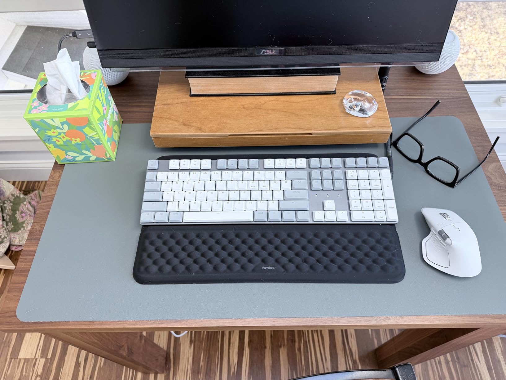 Logitech MX Master 4, Ergonomic Wireless Mouse with Haptic Feedback, USB-C, Bluetooth customer photo 2
