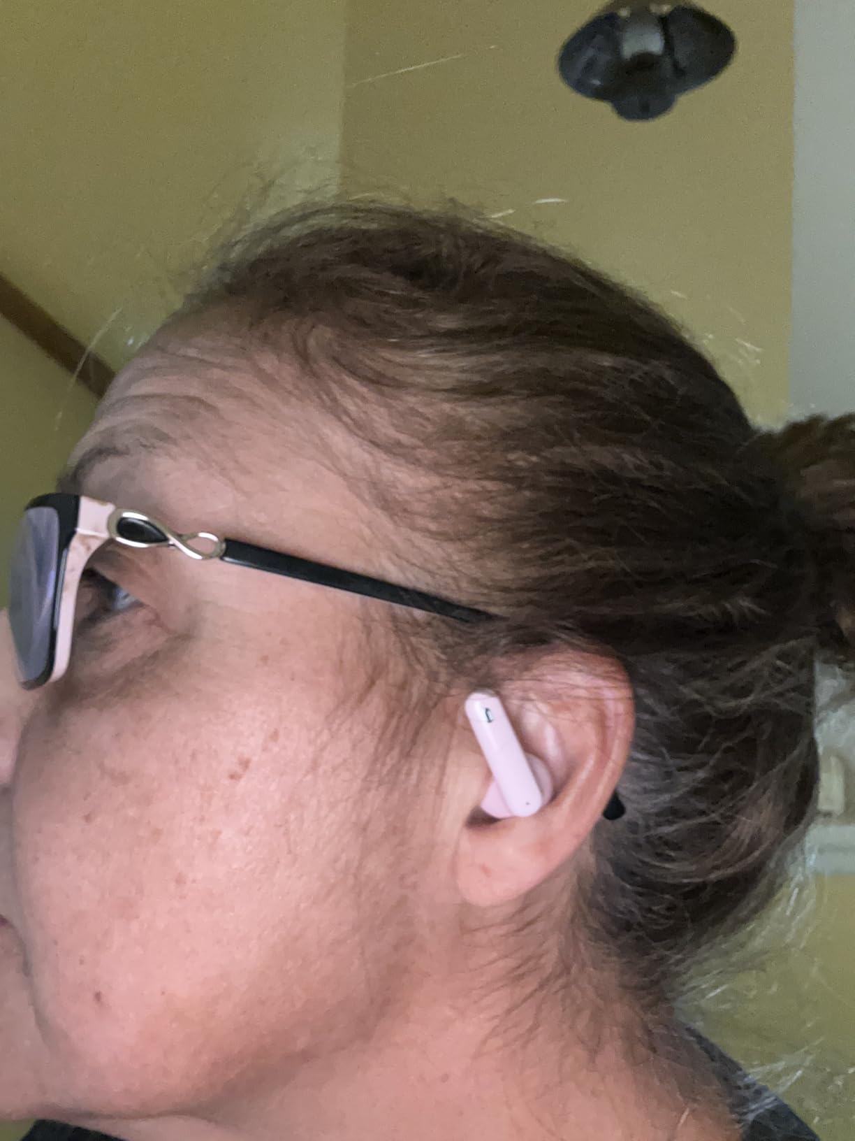 Wireless Earbuds, Bluetooth 5.4 Headphones Bass Stereo, Ear Buds with Noise Cancelling Mic, LED Display in Ear Earphones Clear Calls, IP7 Waterproof Bluetooth Earbuds for Phones/Sports/Laptop, White customer photo 1