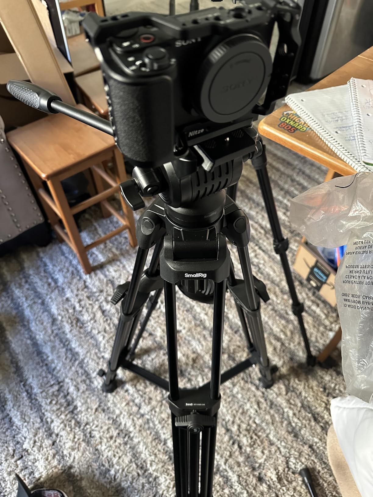 SMALLRIG 73''/185cm Carbon Fiber Heavy Duty Video Tripod, Max Load 10kg (22lbs), Fluid Head with +85° to -78° Tilt Range, Compact Camera Tripod Weight 2.7kg(6lbs), Folded Height 87cm, AD-14-5441 customer photo 1