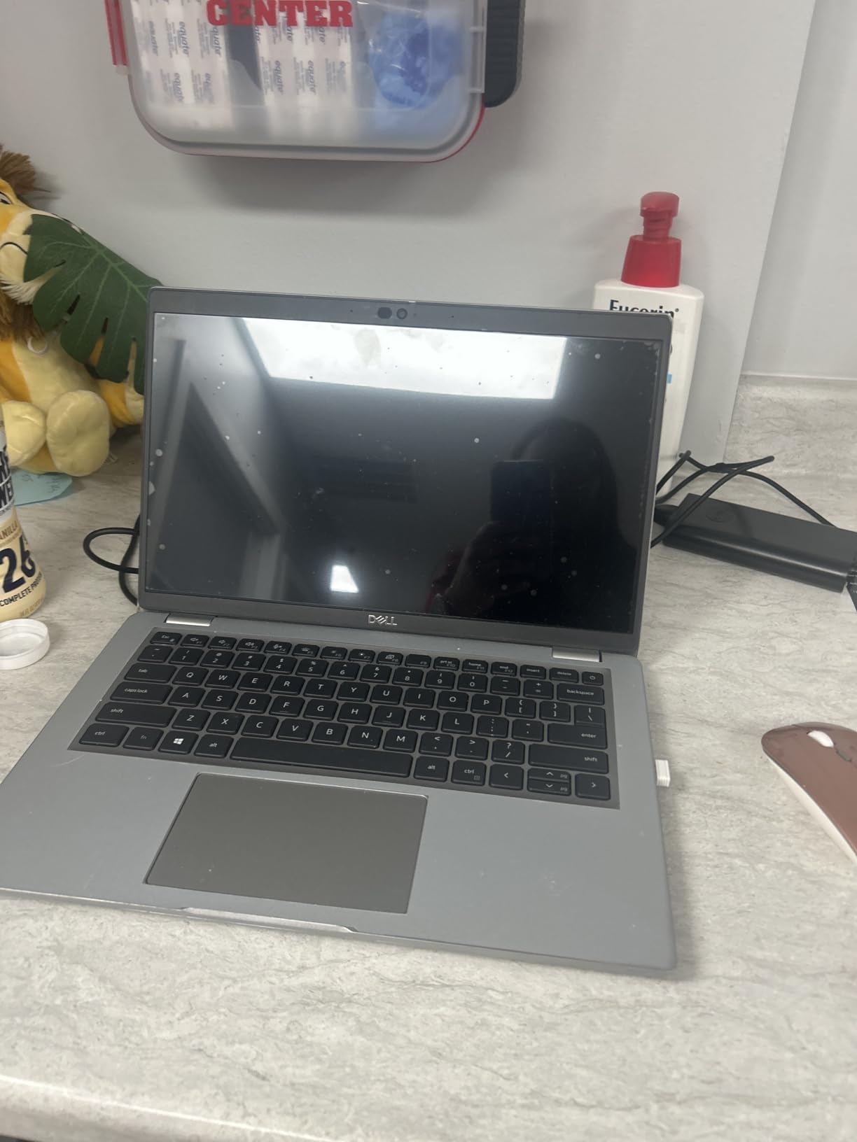 Dell Latitude 5420 14-Inch 1920 x 1080 FHD Laptop, Core i7-1185G7, 16GB DDR4 RAM, 512GB M.2 NVMe SSD, Thunderbolt 4, HDMI, Windows 11 Pro, Webcam, Business Laptop (Renewed) customer photo 1