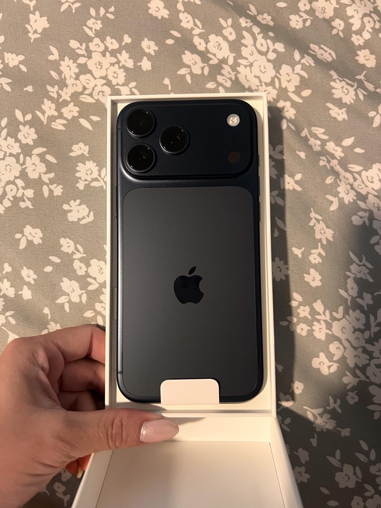 iPhone 17 Pro Max Deep Blue 256GB customer photo 1