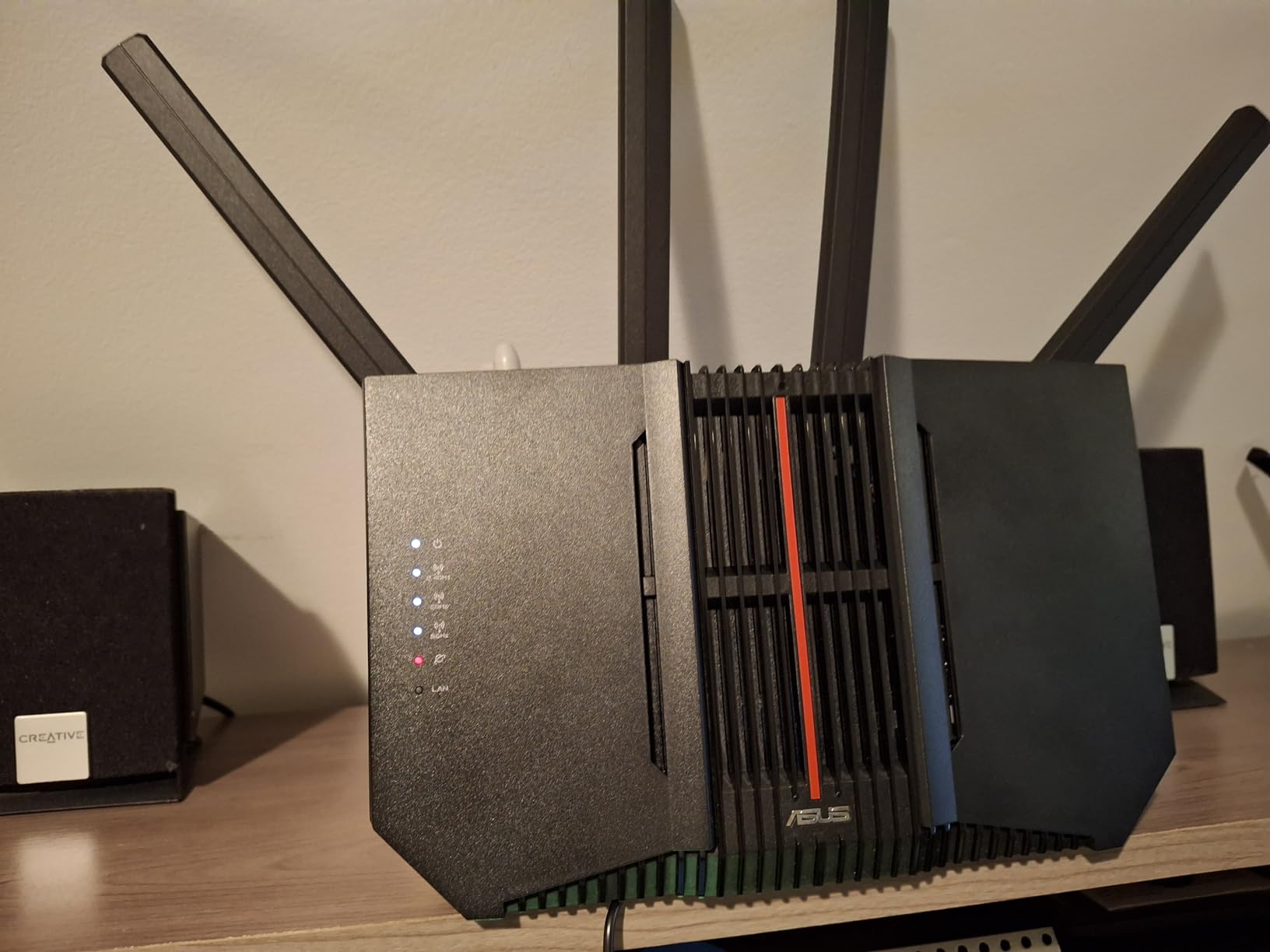 ASUS RT-BE9700 Tri-Band WiFi 7 Smart AiMesh, Extendable Router, 10G Port, Parental Controls & VPNs, Advanced Network Security customer photo 2