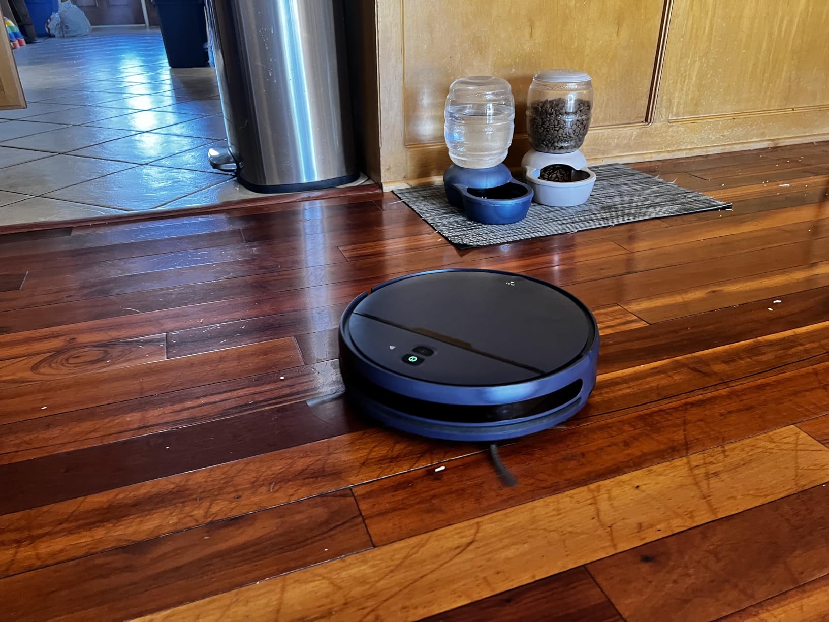 Robot Vacuum and Mop Combo, 2300Pa Strong Suction, 2-in-1 Dust Box and Water Tank, Works with Alexa/Google Assistant, Long Runtime, Schedule, Quiet, Ideal for Hard Floors, Low-Pile Carpets and Pets customer photo 2