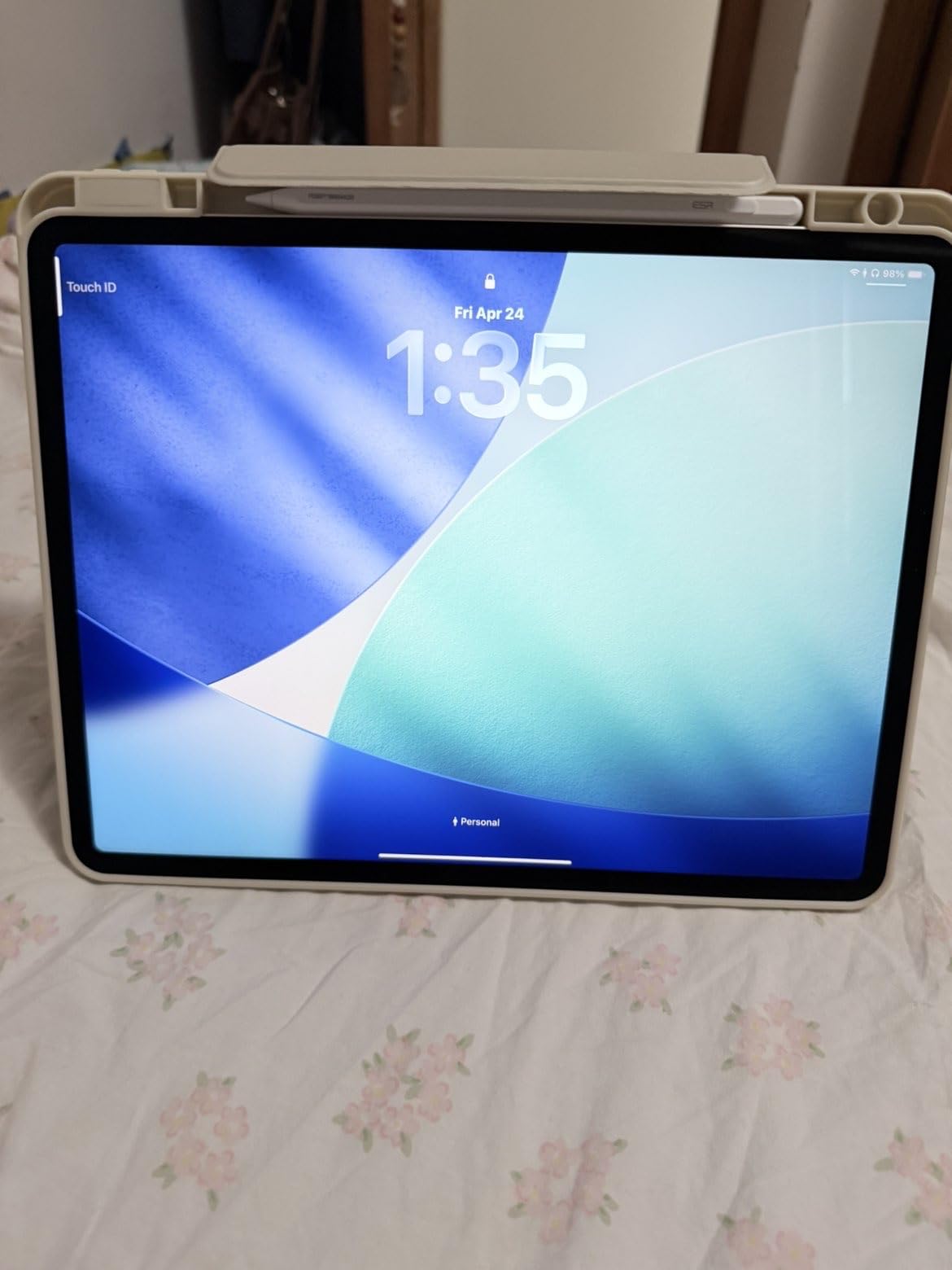 iPad Air 13-inch (M4): Liquid Retina Display, 256GB, 12MP Front/Back Camera, Wi-Fi 7 with Apple N1, Touch ID, All-Day Battery Life - Blue customer photo 2