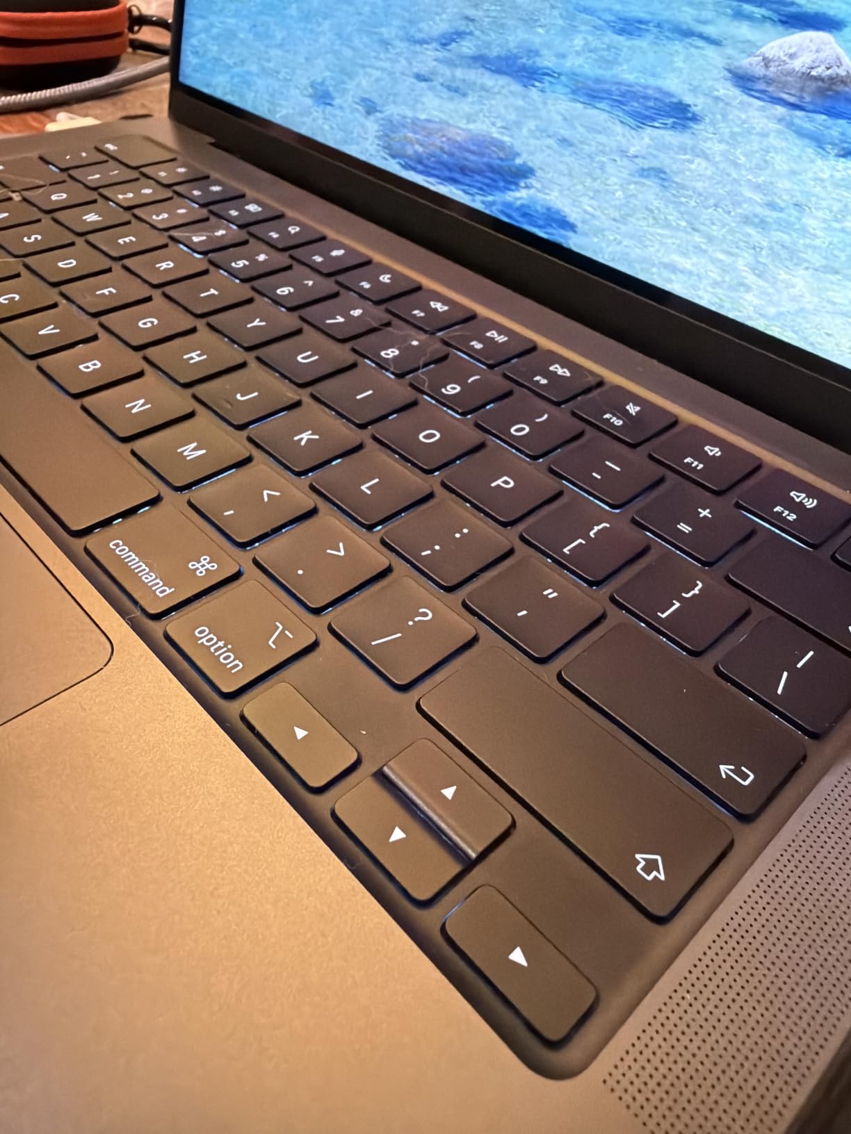 2026 MacBook Pro Laptop with Apple M5 Pro chip with 15-core CPU and 16-core GPU: Built for AI, 14.2-inch Liquid Retina XDR Display, 24GB Unified Memory, 1TB SSD, Wi-Fi 7; Space Black customer photo 2