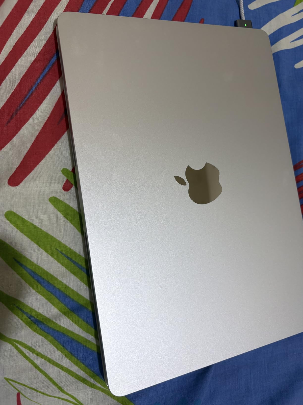 Apple 2026 MacBook Air 13-inch Laptop with M5 chip, 13.6-inch Liquid Retina Display, 16GB Unified Memory, 512GB SSD, Midnight customer photo 2