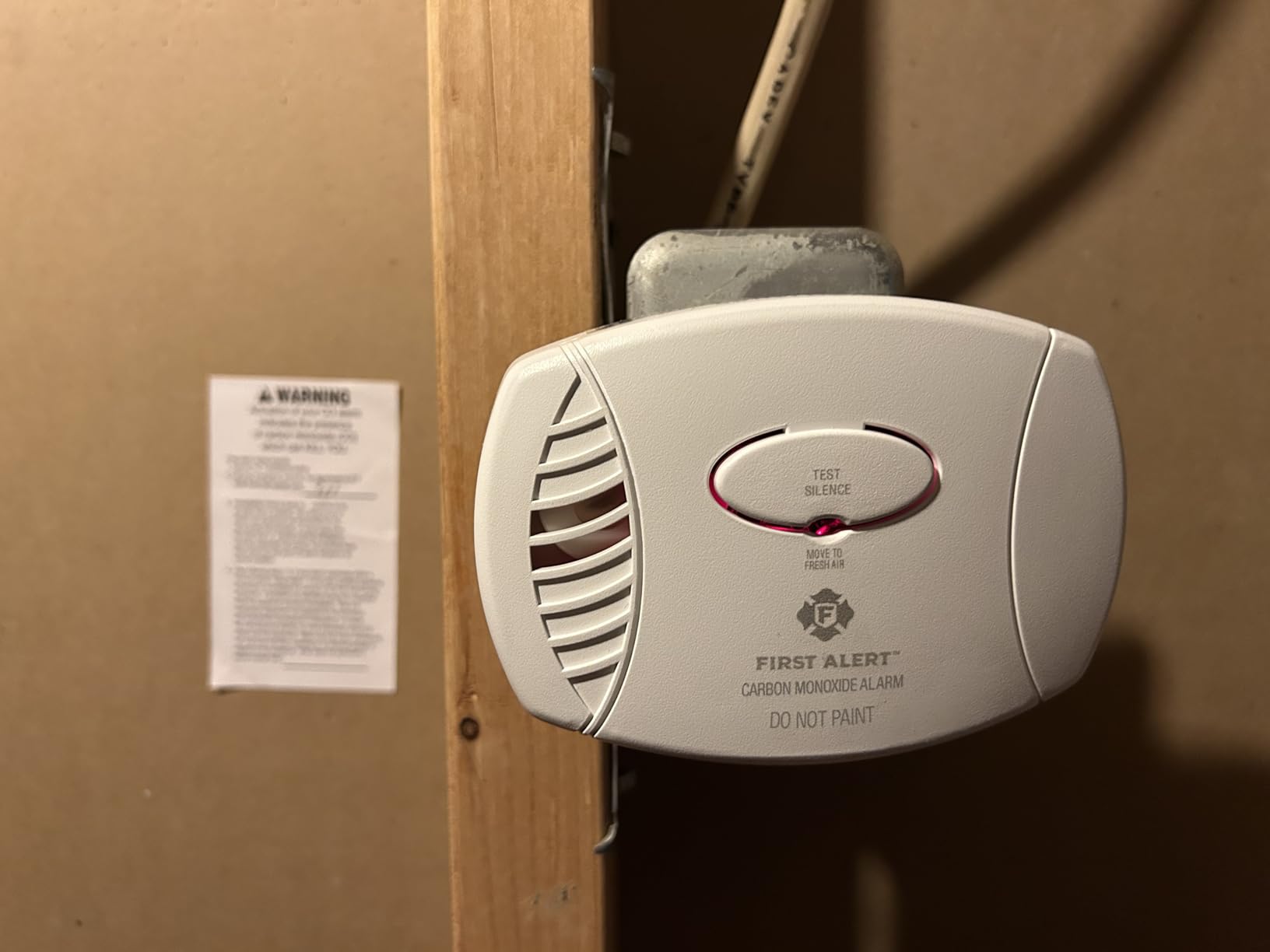 First Alert Carbon Monoxide Detector, Plug-In Alarm with Battery Backup, CO606, White, 1-Pack customer photo 1
