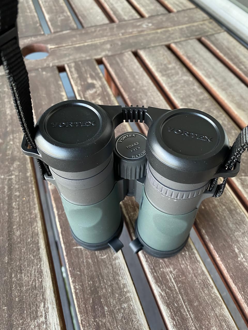 Vortex Razor HD 10x42 Roof Prism Binoculars customer photo 2