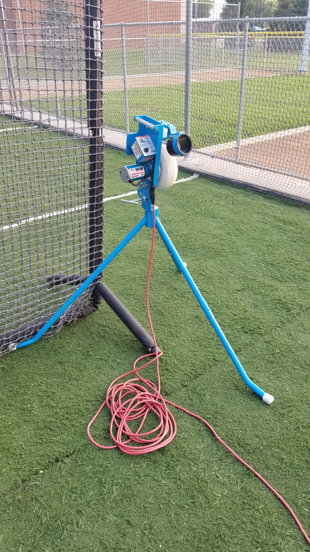 JUGS PS50 Baseball and Softball Pitching Machine - Throws up to 50 mph customer photo 1