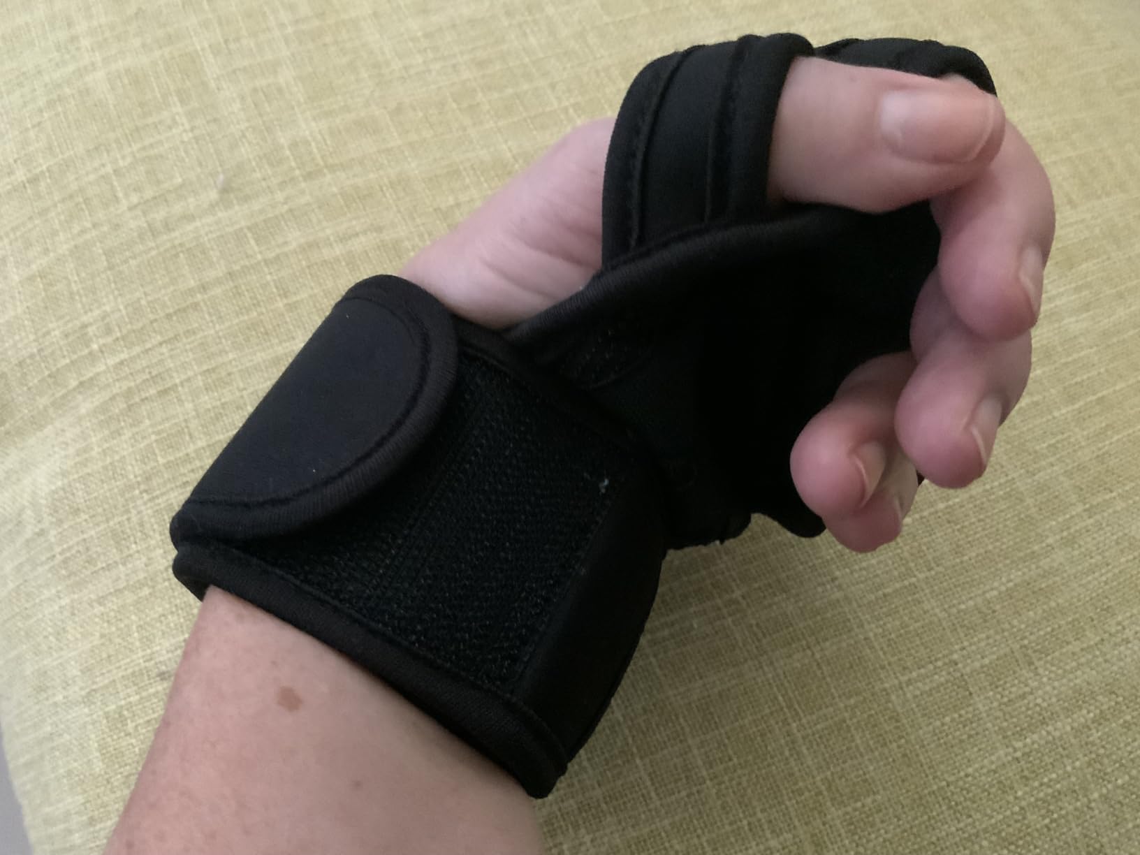 Fit Active Sports New Ventilated Weight Lifting Workout Gloves with Built-in Wrist Wraps for Men and Women - Great for Gym Fitness, Cross Training, Hand Support & Weightlifting. customer photo 1