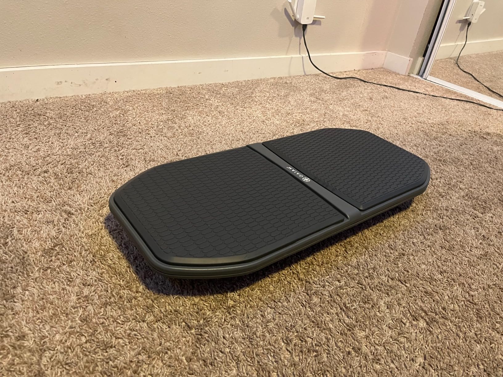 Gaiam Evolve Balance Board Standing Desk, Anti Fatigue Wobble Board for Home Office, Physical Therapy, Exercise Equipment, Stability Rocker for Constant Movement, Increase Focus, Floor Mat Alternative customer photo 2
