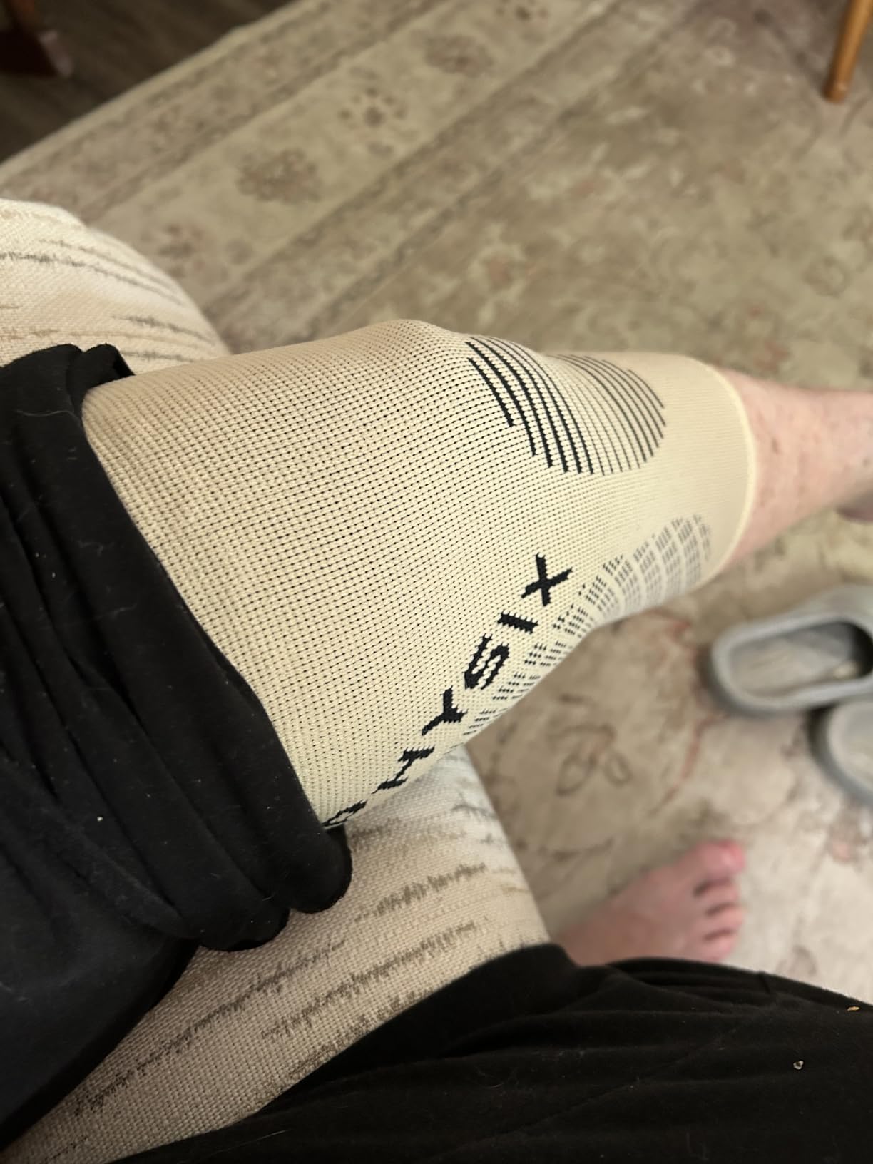 Physix Gear Knee Compression Sleeve for Men & Women - Best Compression Knee Brace for Walking, Running, Gym, Basketball, Weightlifting, Workout, Sports - Knee Sleeves Support Compression & Stability customer photo 2