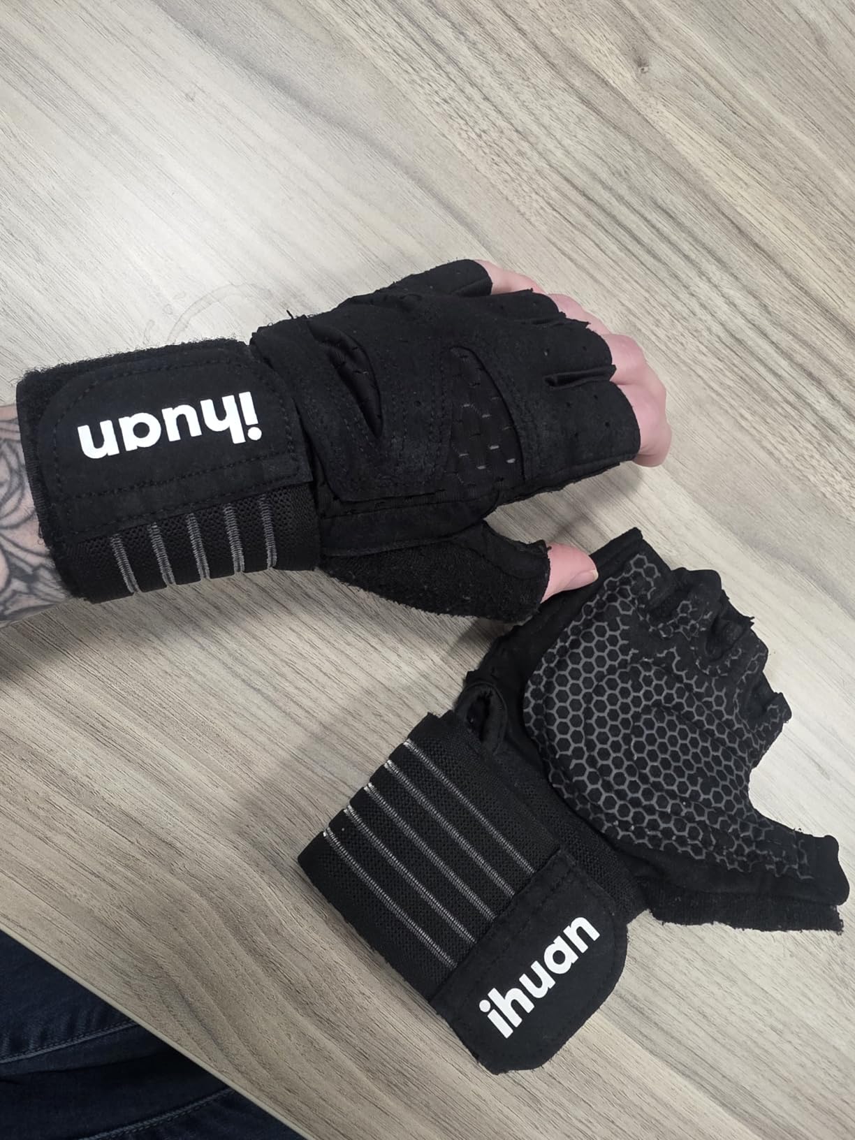ihuan Ventilated Weight Lifting Gym Workout Gloves with Wrist Wrap Support for Men & Women, Full Palm Protection, for Weightlifting, Training, Fitness, Hanging, Pull ups customer photo 1